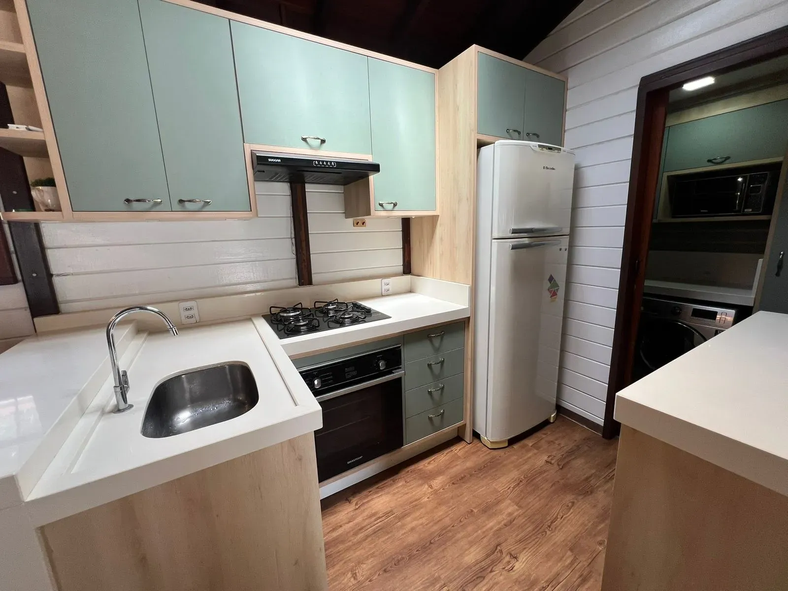 Casa com 3 dormitórios sendo 1 suíte e 1 vaga de garagem no Bairro Cabeçudas em Itajaí/SC