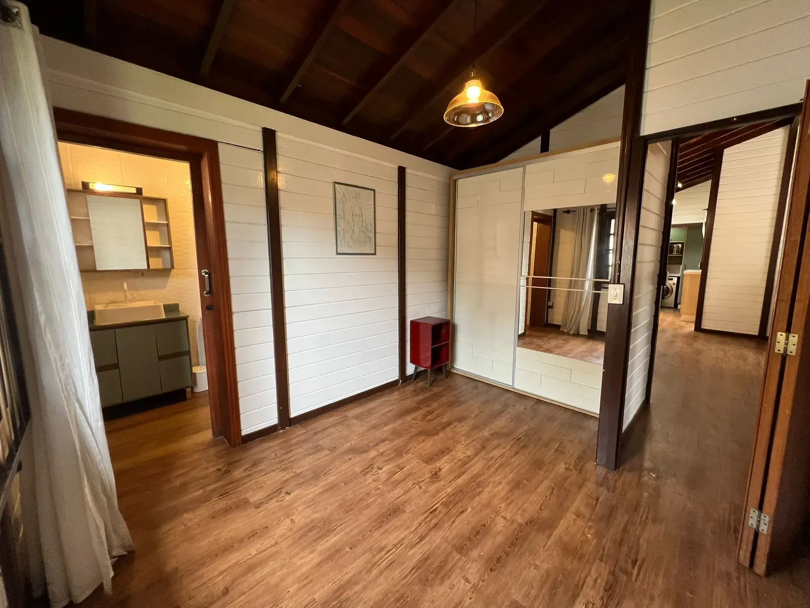 Casa com 3 dormitórios sendo 1 suíte e 1 vaga de garagem no Bairro Cabeçudas em Itajaí/SC