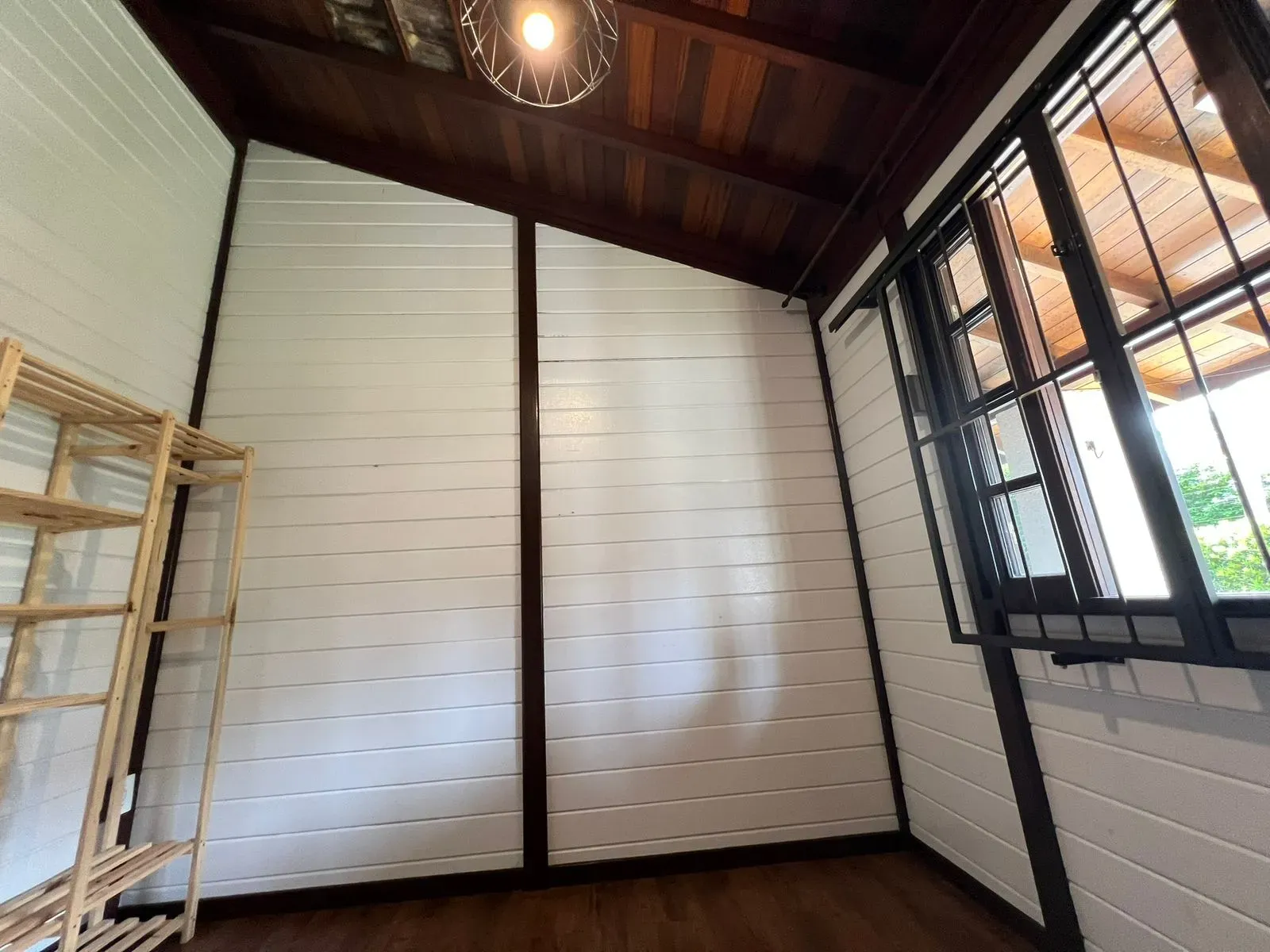 Casa com 3 dormitórios sendo 1 suíte e 1 vaga de garagem no Bairro Cabeçudas em Itajaí/SC