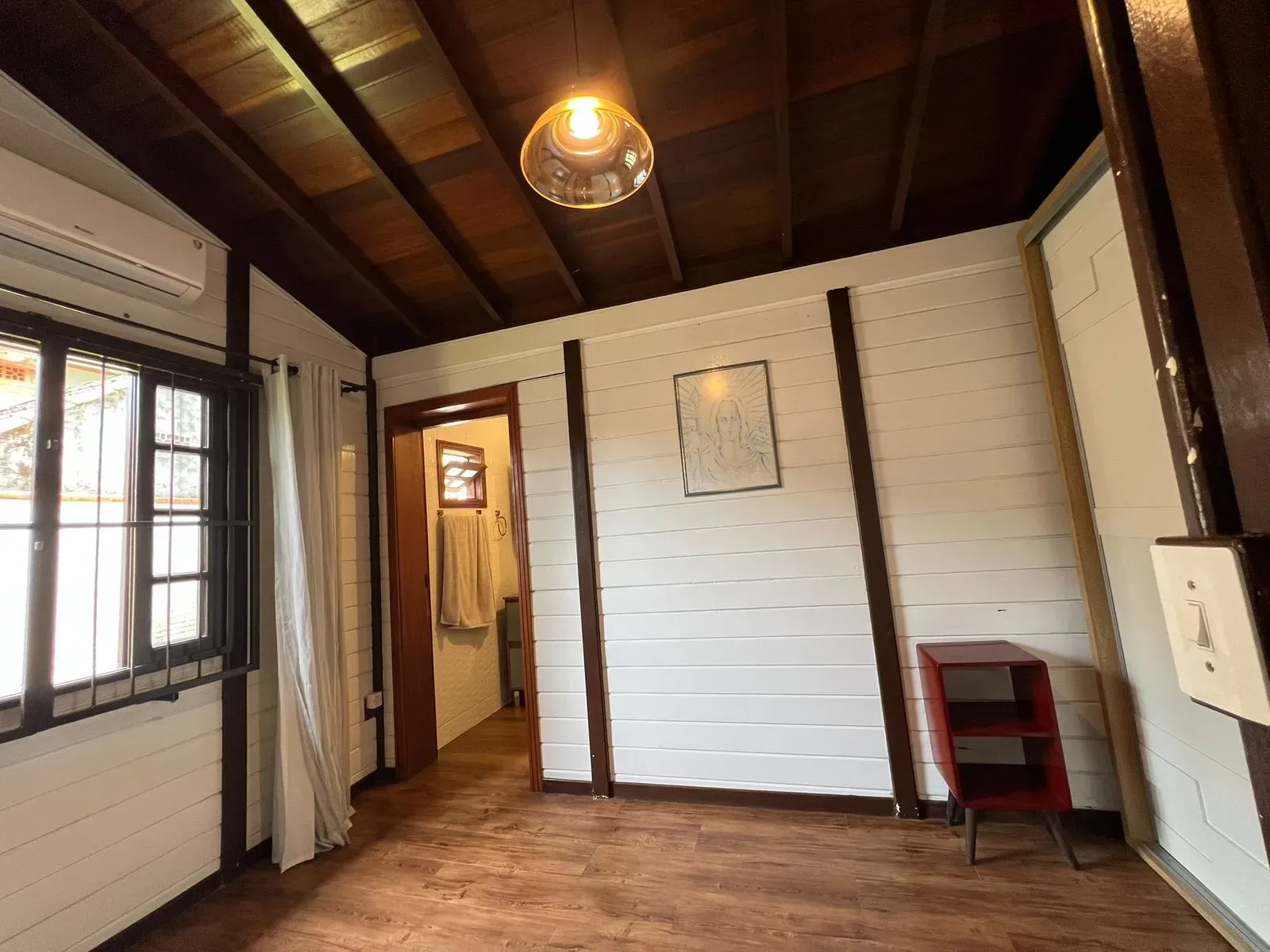 Casa com 3 dormitórios sendo 1 suíte e 1 vaga de garagem no Bairro Cabeçudas em Itajaí/SC