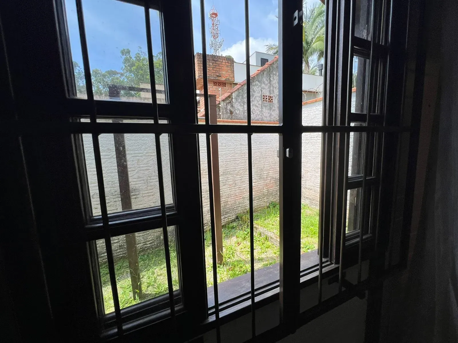 Casa com 3 dormitórios sendo 1 suíte e 1 vaga de garagem no Bairro Cabeçudas em Itajaí/SC