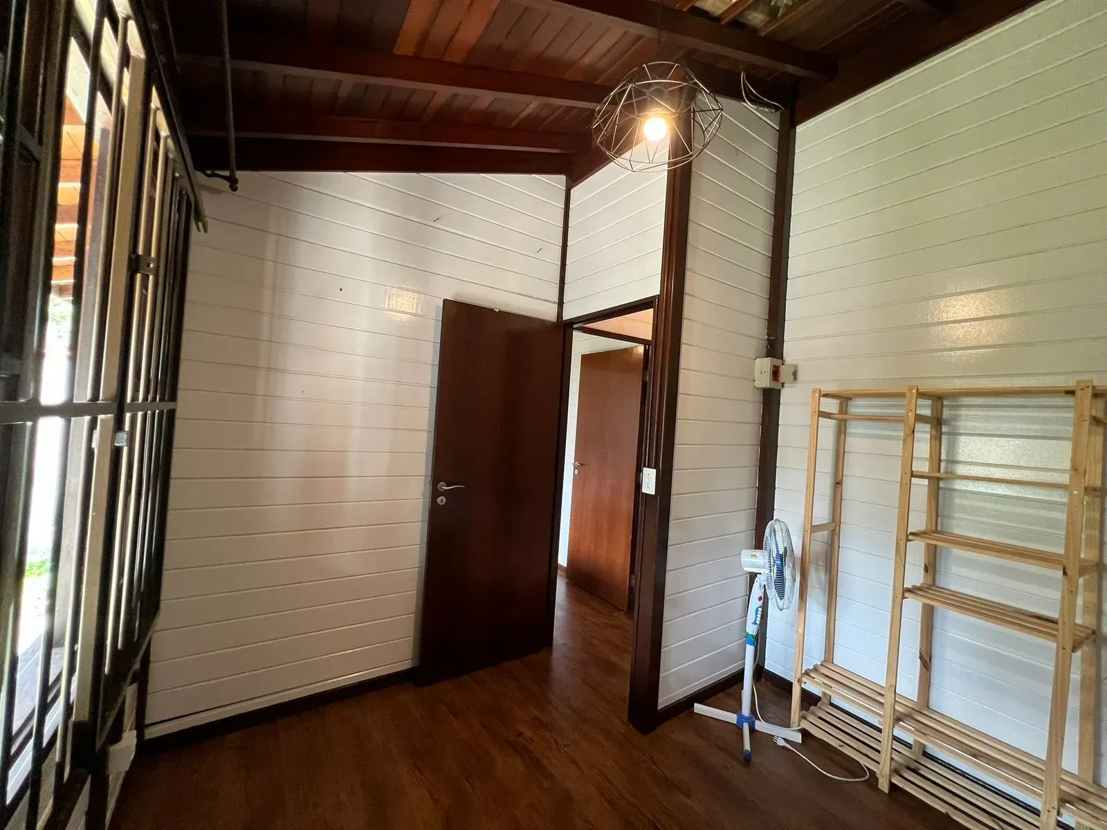 Casa com 3 dormitórios sendo 1 suíte e 1 vaga de garagem no Bairro Cabeçudas em Itajaí/SC