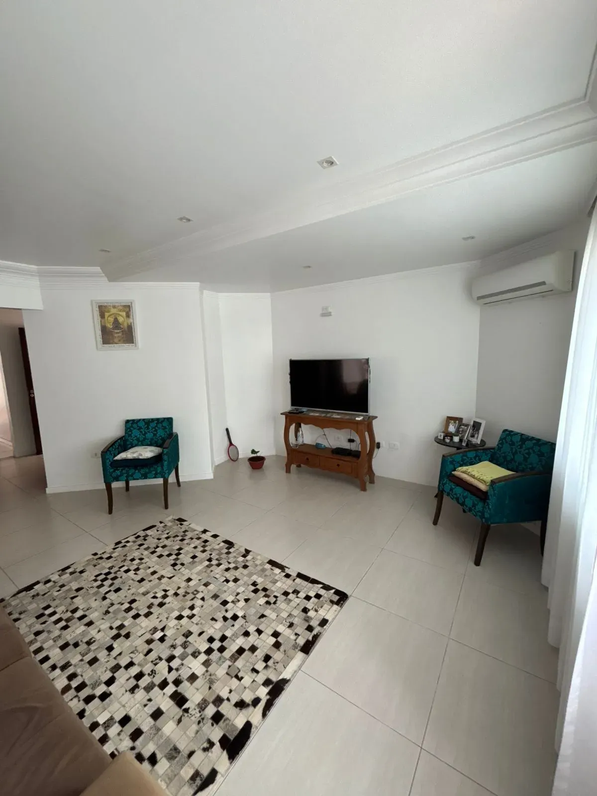 Casa com 3 dormitórios sendo 1 suíte e 4 vagas de garagem em Balneário Camboriú/SC