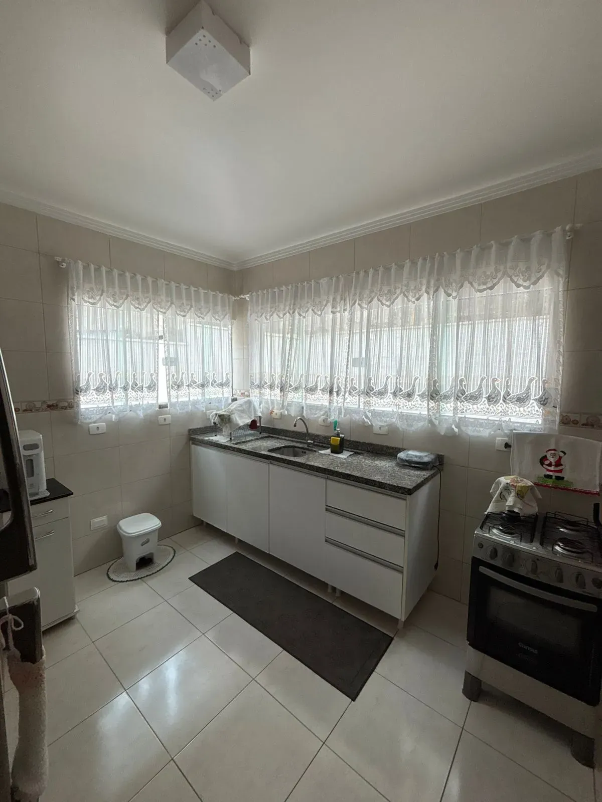 Casa com 3 dormitórios sendo 1 suíte e 4 vagas de garagem em Balneário Camboriú/SC