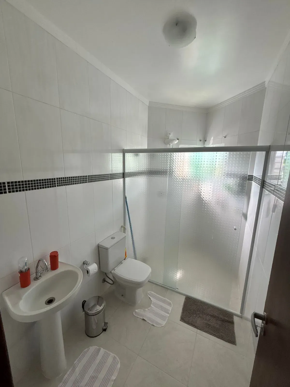 Casa com 3 dormitórios sendo 1 suíte e 4 vagas de garagem em Balneário Camboriú/SC