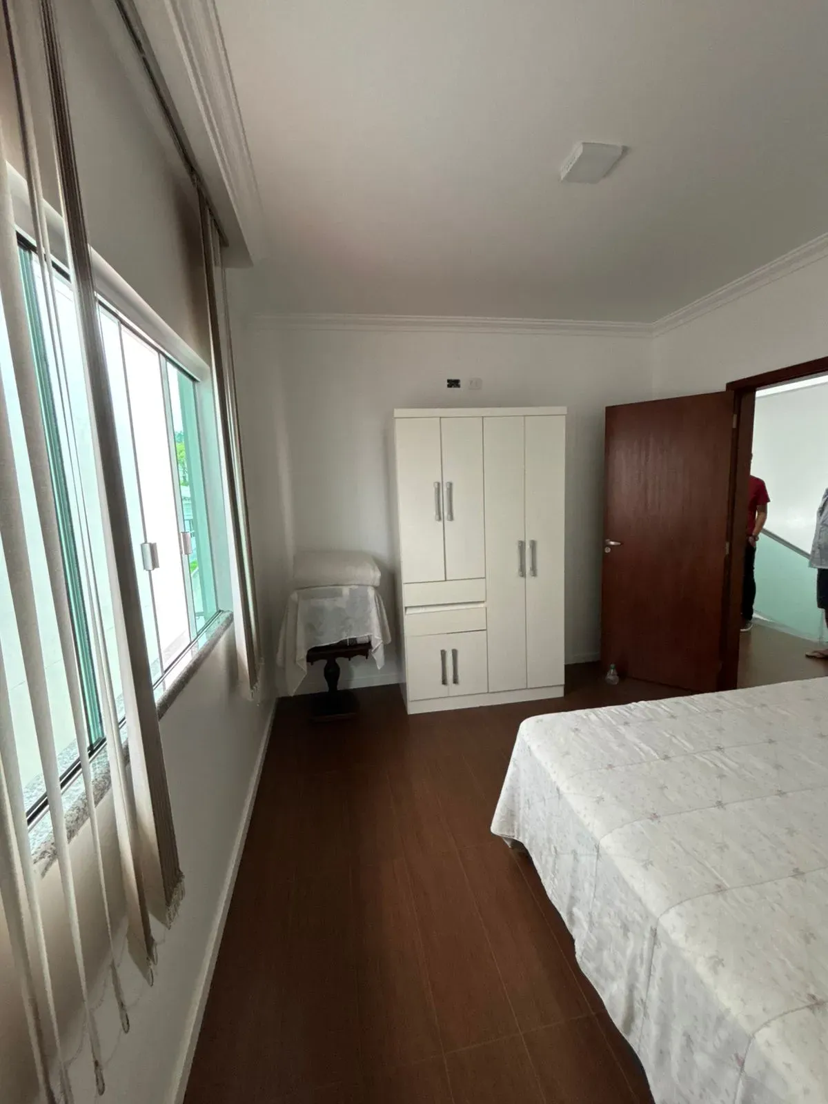 Casa com 3 dormitórios sendo 1 suíte e 4 vagas de garagem em Balneário Camboriú/SC