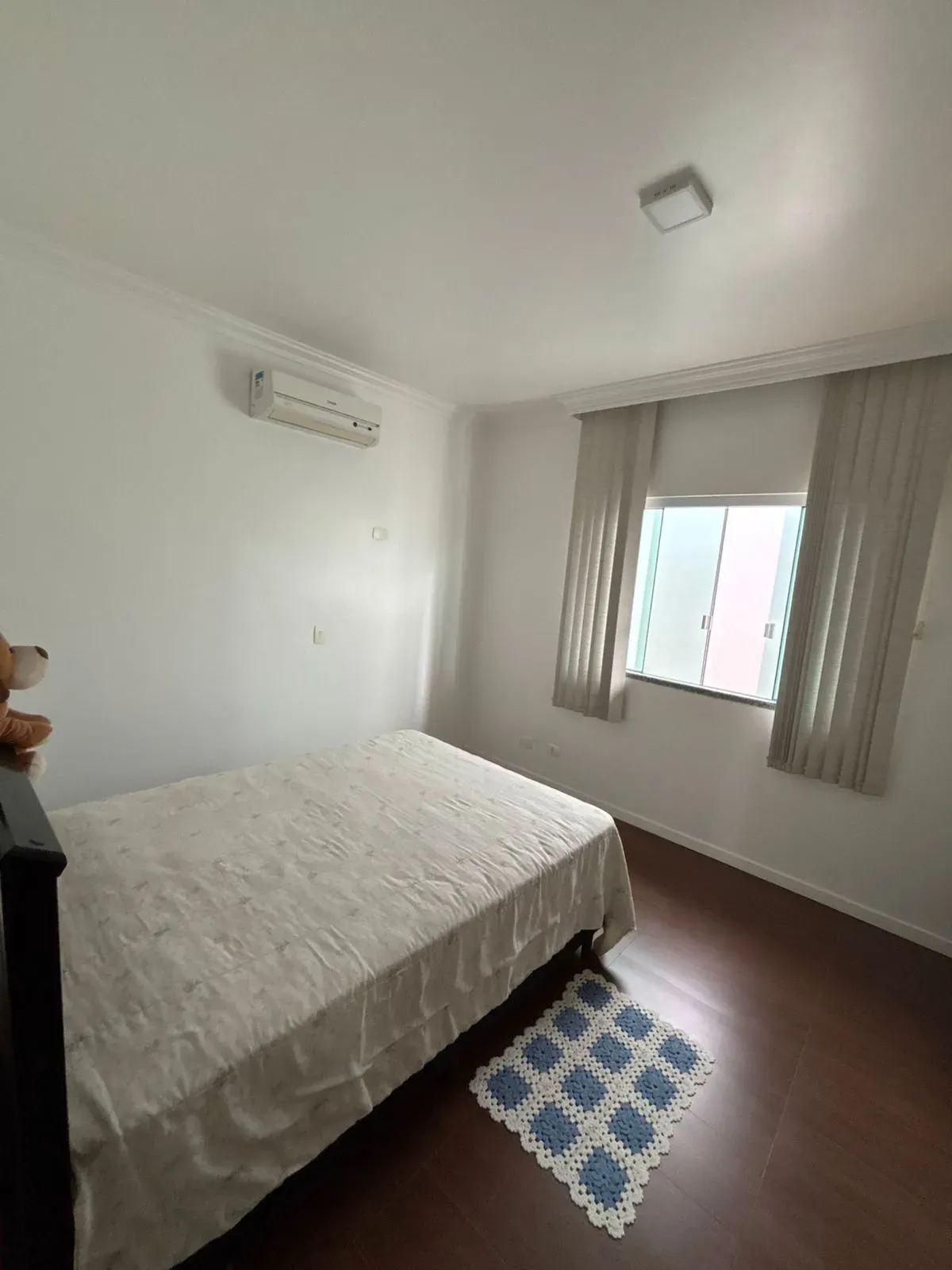 Casa com 3 dormitórios sendo 1 suíte e 4 vagas de garagem em Balneário Camboriú/SC