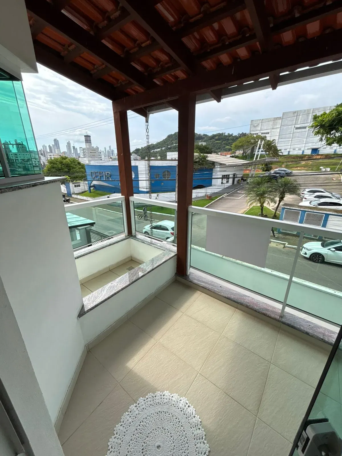 Casa com 3 dormitórios sendo 1 suíte e 4 vagas de garagem em Balneário Camboriú/SC