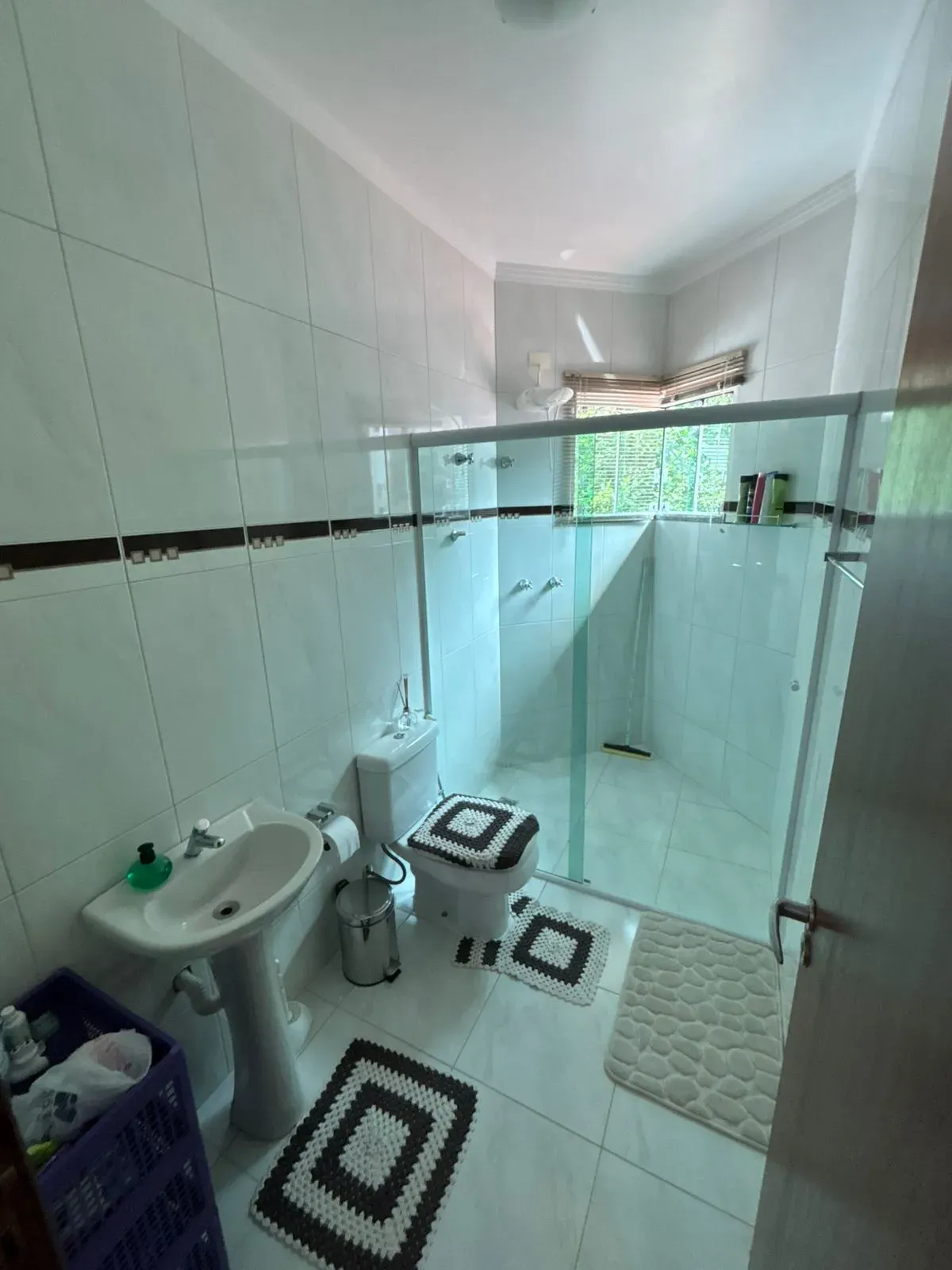 Casa com 3 dormitórios sendo 1 suíte e 4 vagas de garagem em Balneário Camboriú/SC