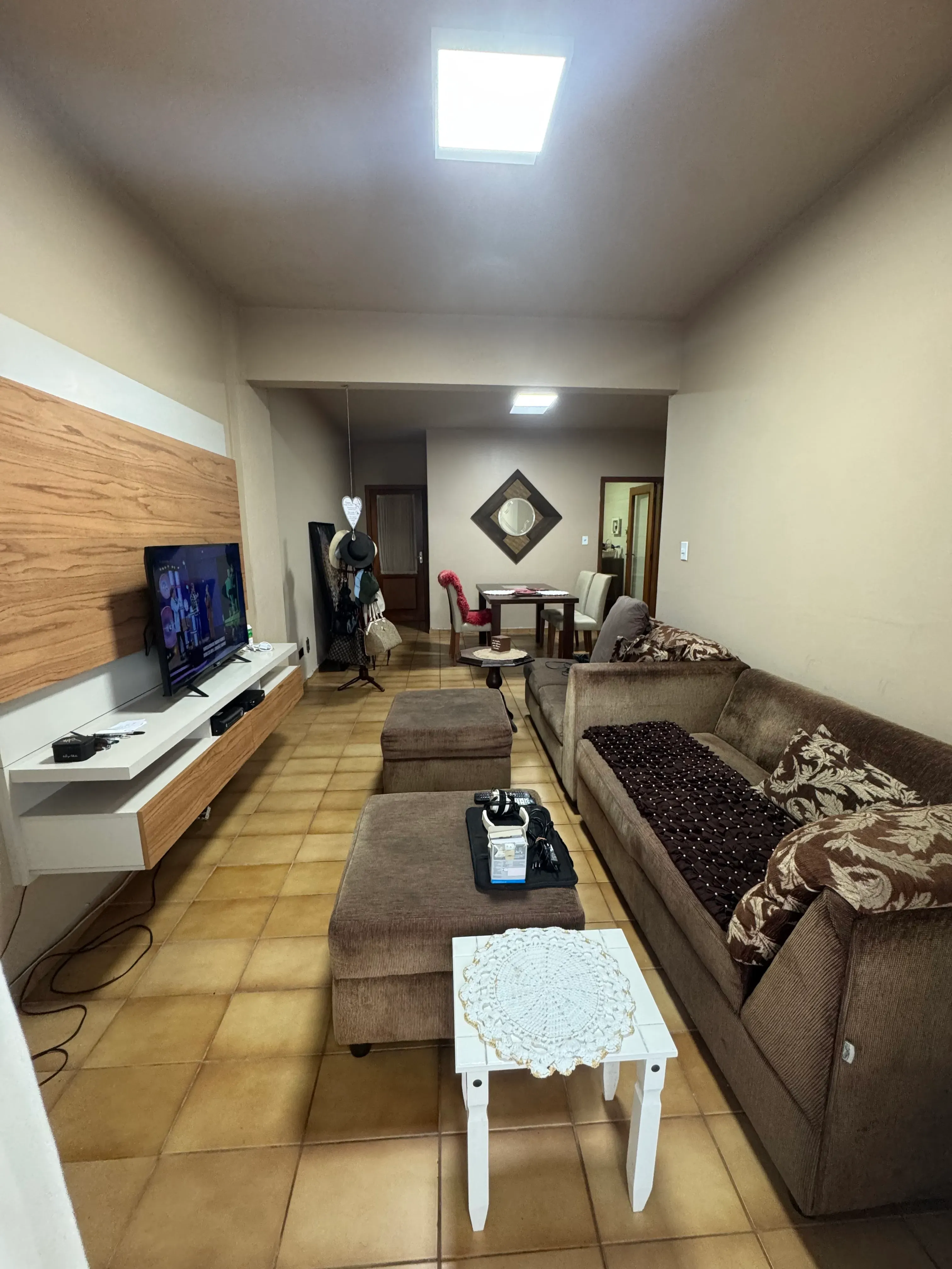 Apartamento frente mar com 3 dormitórios sendo 2 suítes e 1 vaga de garagem em Balneário Camboriú