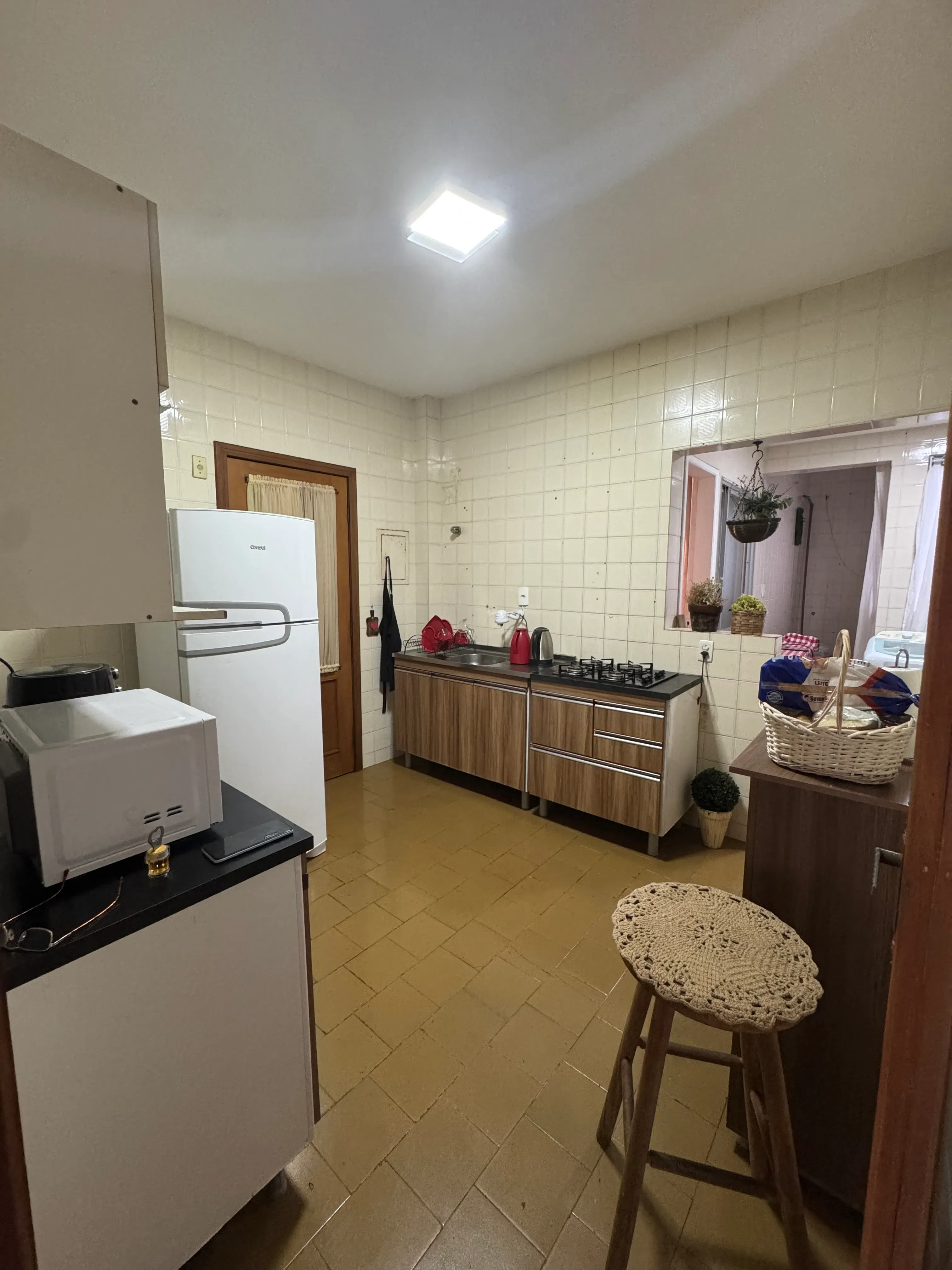 Apartamento frente mar com 3 dormitórios sendo 2 suítes e 1 vaga de garagem em Balneário Camboriú