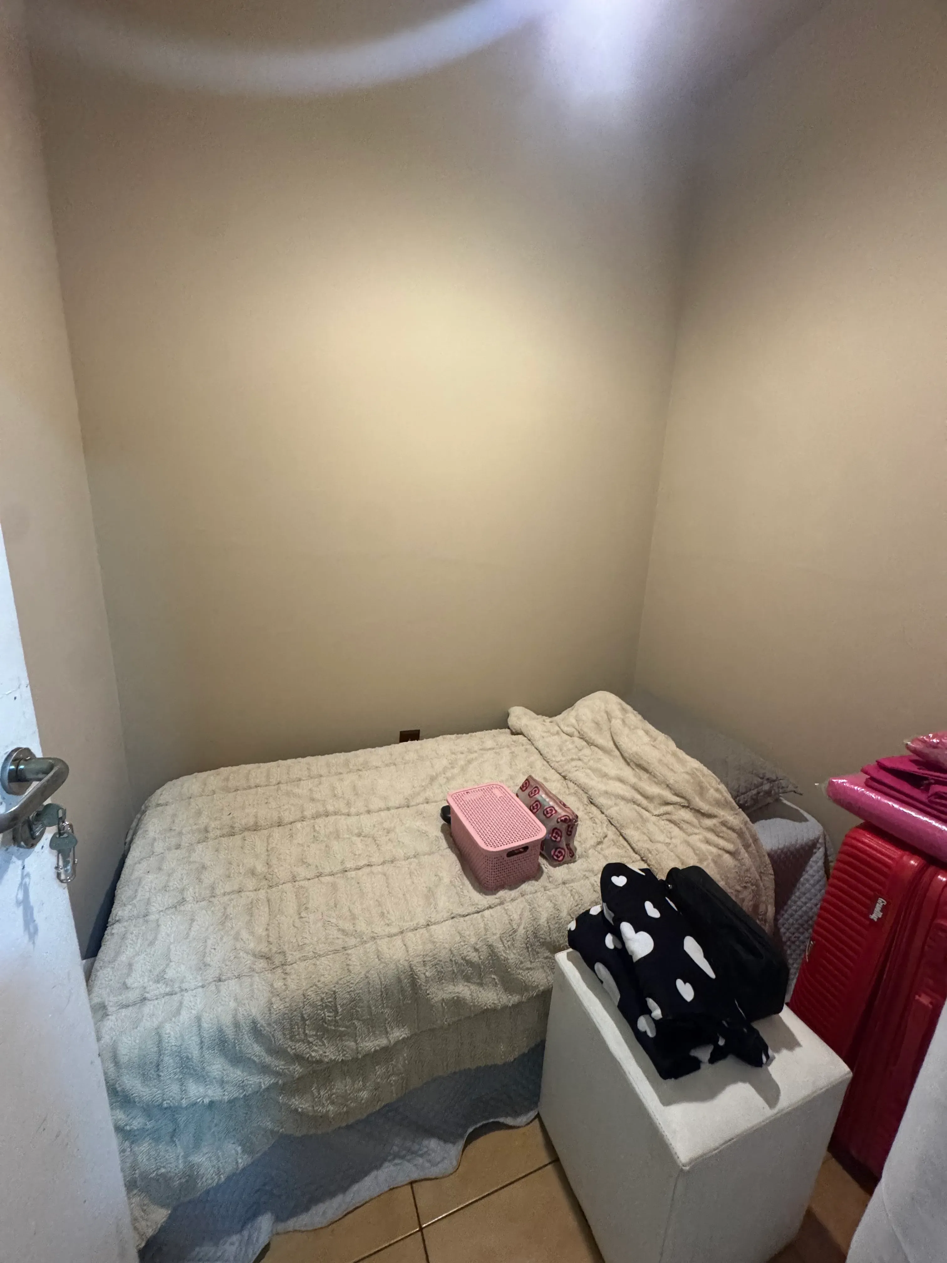 Apartamento frente mar com 3 dormitórios sendo 2 suítes e 1 vaga de garagem em Balneário Camboriú