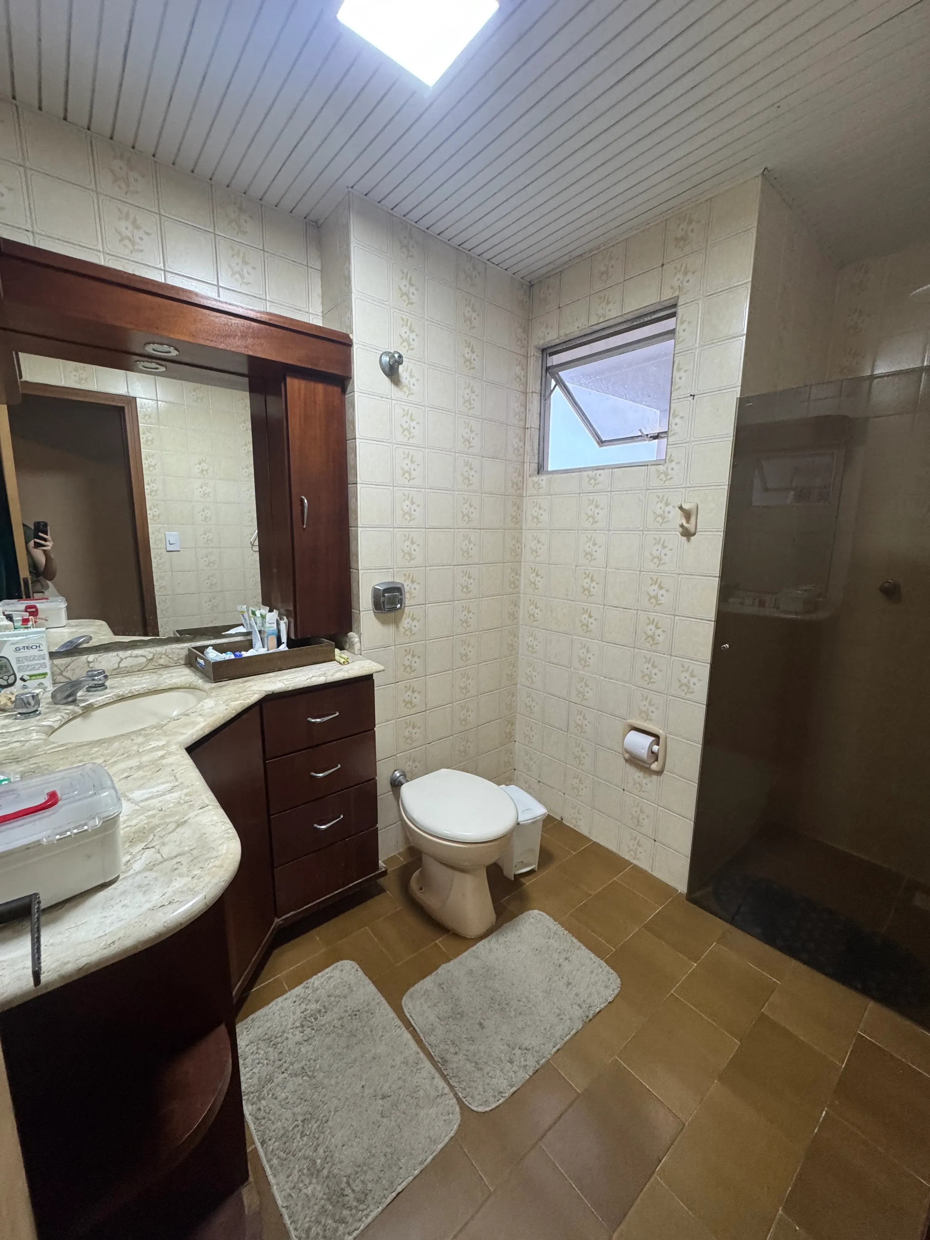 Apartamento frente mar com 3 dormitórios sendo 2 suítes e 1 vaga de garagem em Balneário Camboriú