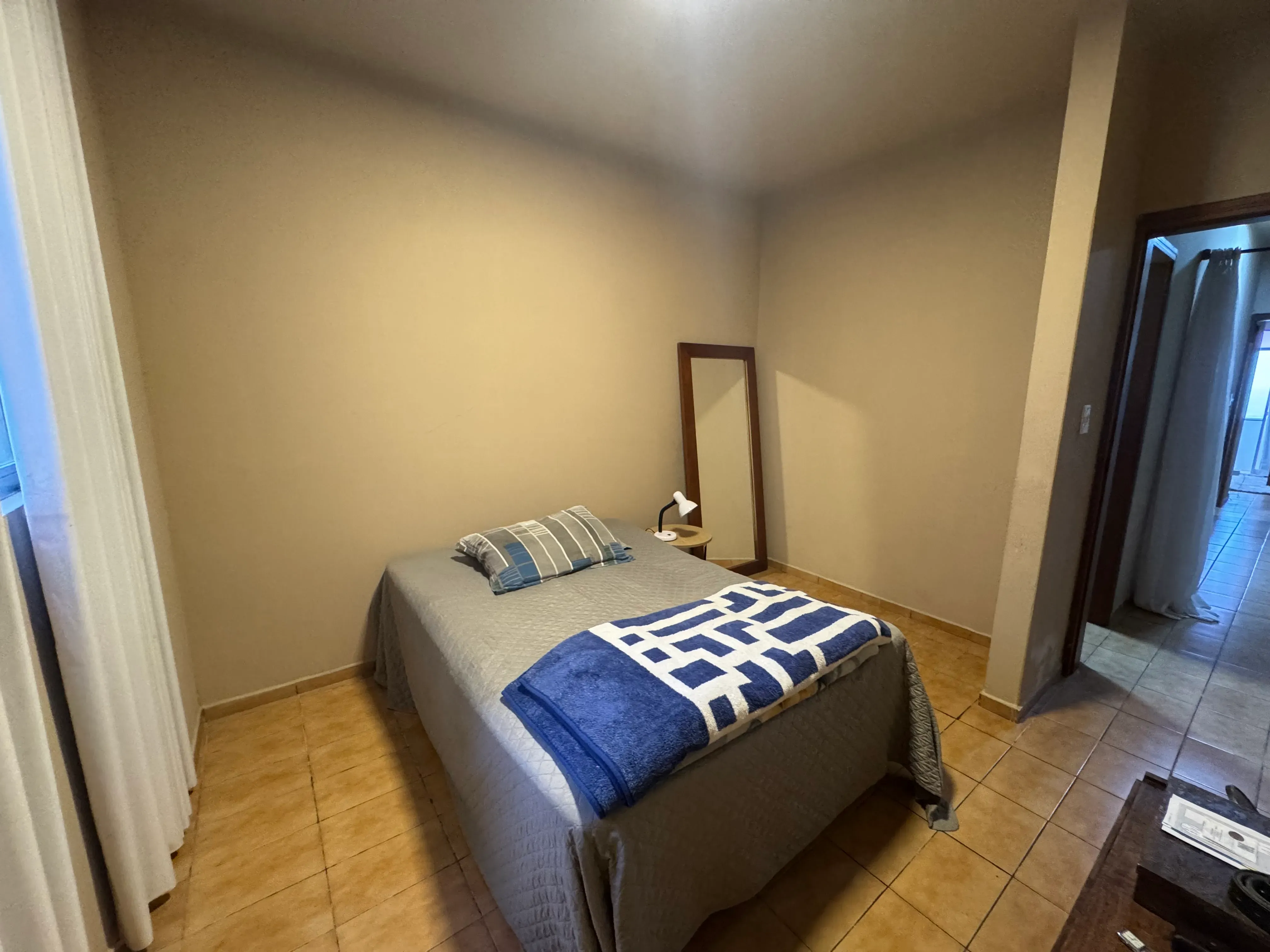 Apartamento frente mar com 3 dormitórios sendo 2 suítes e 1 vaga de garagem em Balneário Camboriú