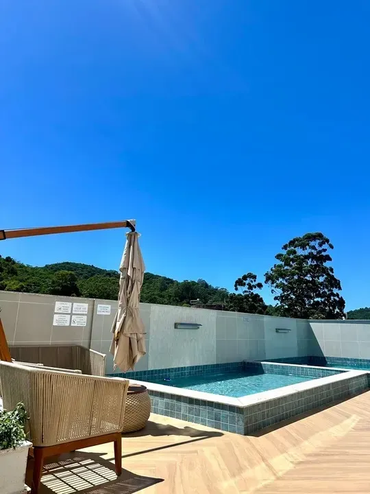 Apartamento com 2 dormitórios sendo 1 suíte e 1 vaga de garagem no Fazenda em Itajaí