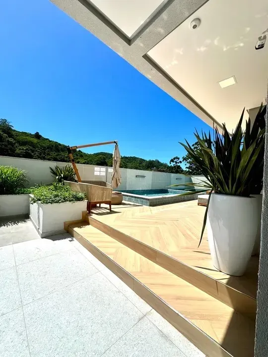 Apartamento com 2 dormitórios sendo 1 suíte e 1 vaga de garagem no Fazenda em Itajaí