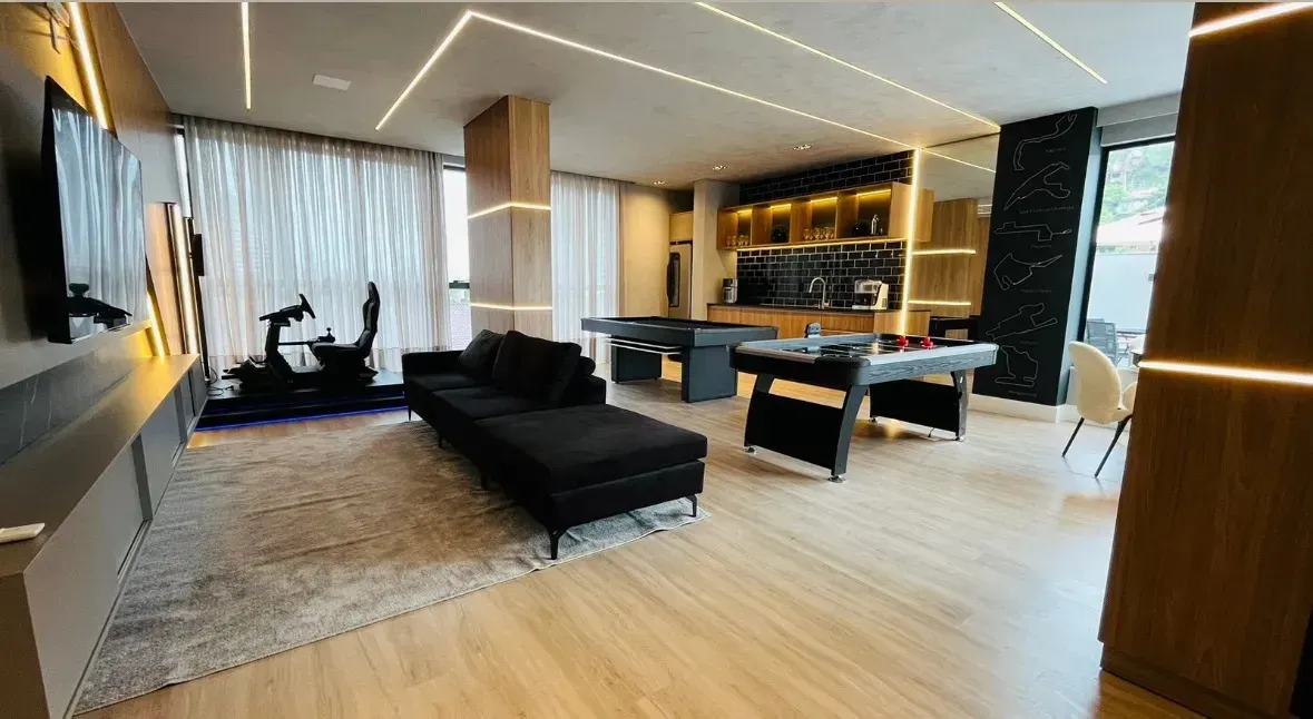 Apartamento com 2 dormitórios sendo 1 suíte e 1 vaga de garagem no Fazenda em Itajaí