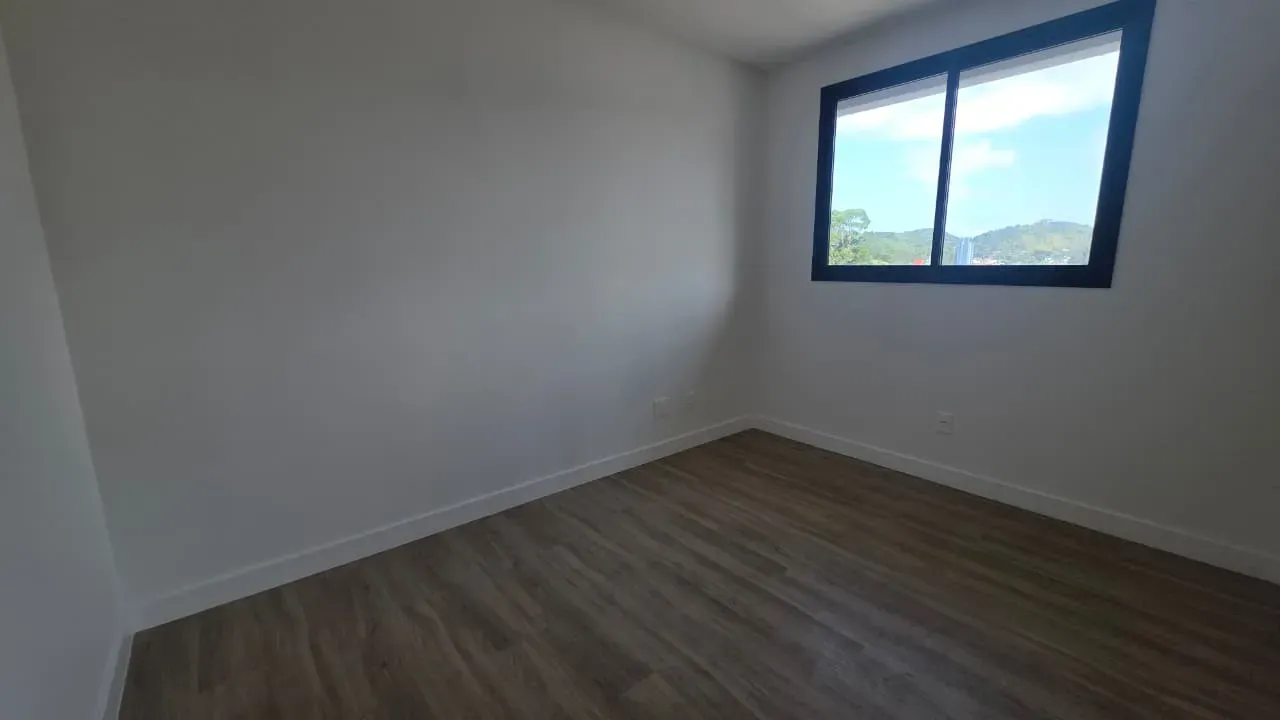 Apartamento com 2 dormitórios sendo 1 suíte e 1 vaga de garagem no Fazenda em Itajaí