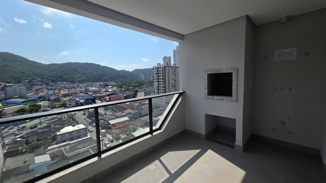 Apartamento com 2 dormitórios sendo 1 suíte e 1 vaga de garagem no Fazenda em Itajaí