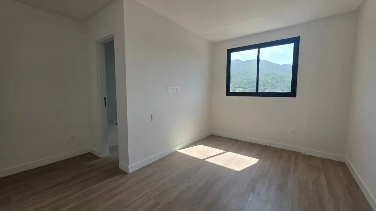 Apartamento com 2 dormitórios sendo 1 suíte e 1 vaga de garagem no Fazenda em Itajaí