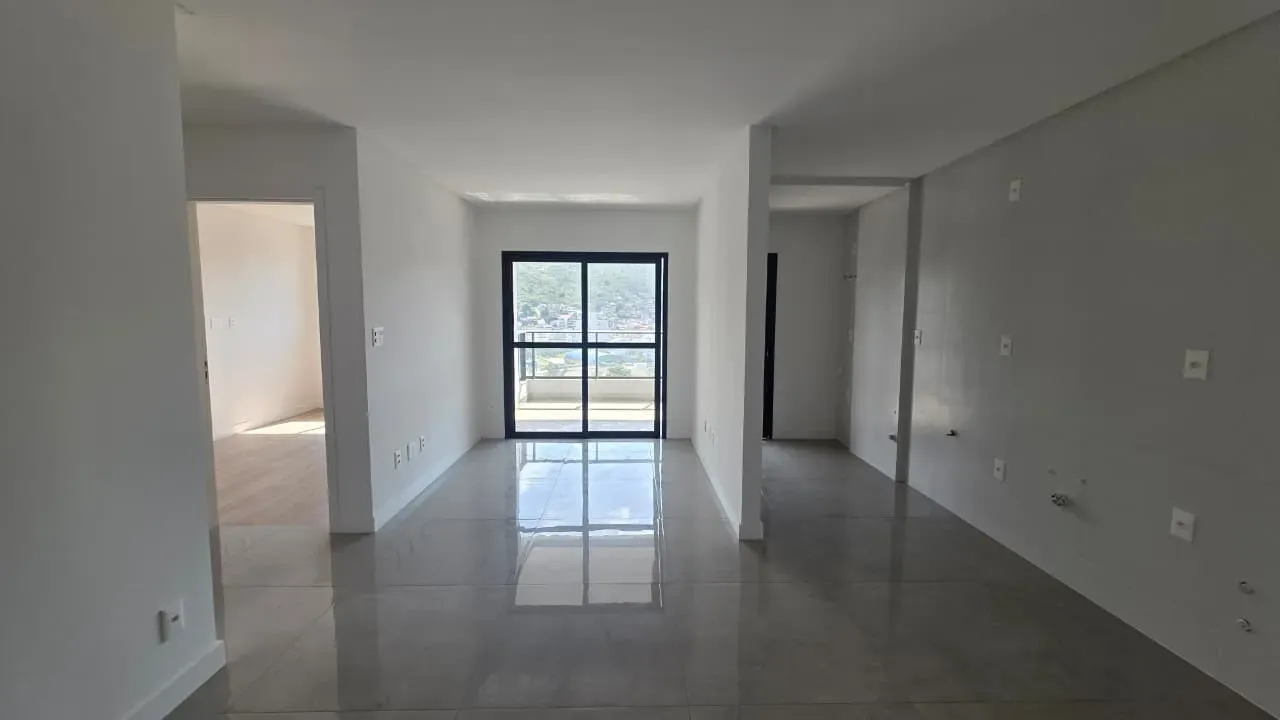 Apartamento com 2 dormitórios sendo 1 suíte e 1 vaga de garagem no Fazenda em Itajaí