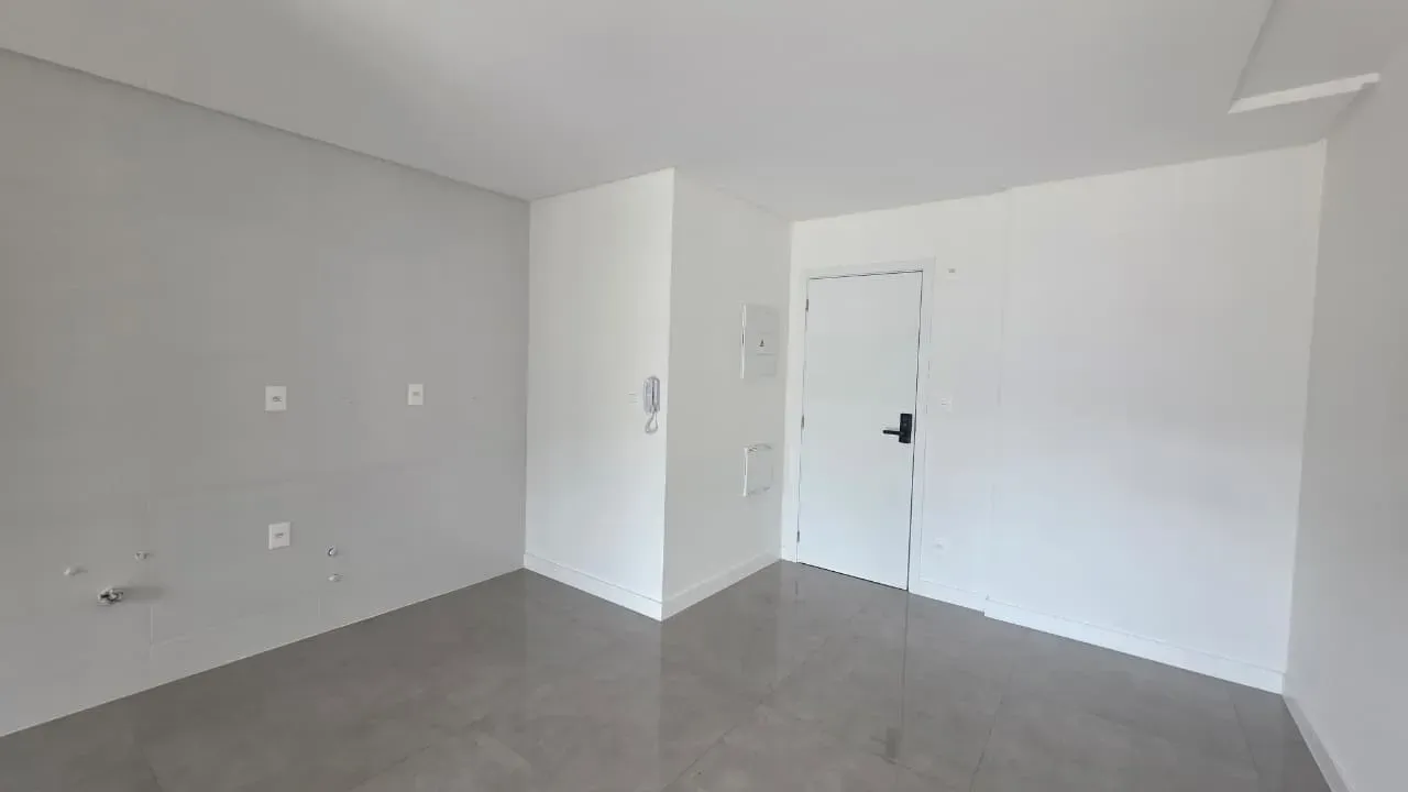 Apartamento com 2 dormitórios sendo 1 suíte e 1 vaga de garagem no Fazenda em Itajaí