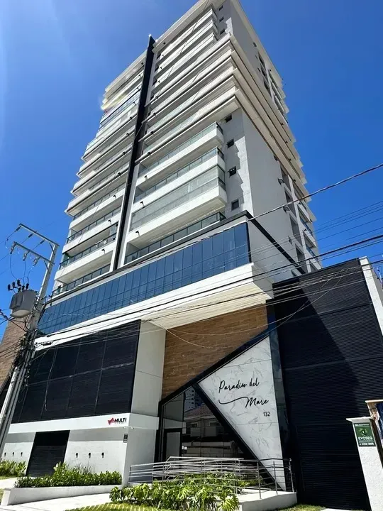 Apartamento com 2 dormitórios sendo 1 suíte e 1 vaga de garagem no Fazenda em Itajaí