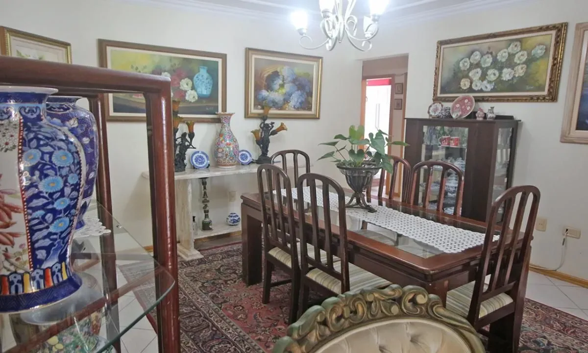 Apartamento quadra mar com 3 dormitórios sendo 1 suíte e 1 vaga de garagem em Balneário Camboriú/SC