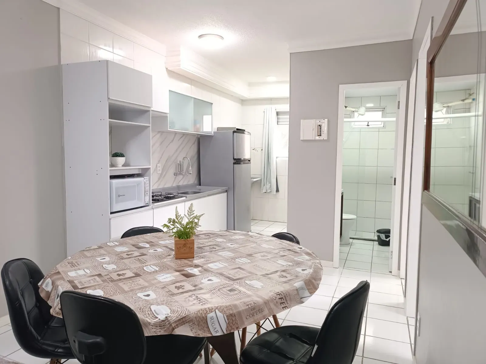 Apartamento com 2 dormitórios e 1 vaga de garagem em Balneário Camboriú/SC