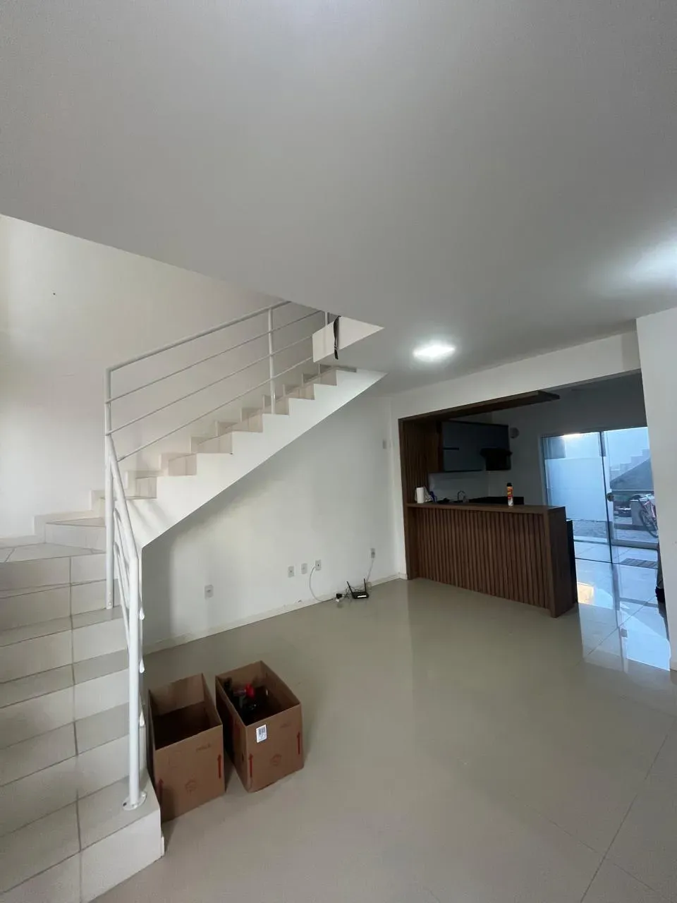 Casa com 4 dormitórios sendo 2 suítes e 2 vagas de garagem em Governador Celso Ramos/SC