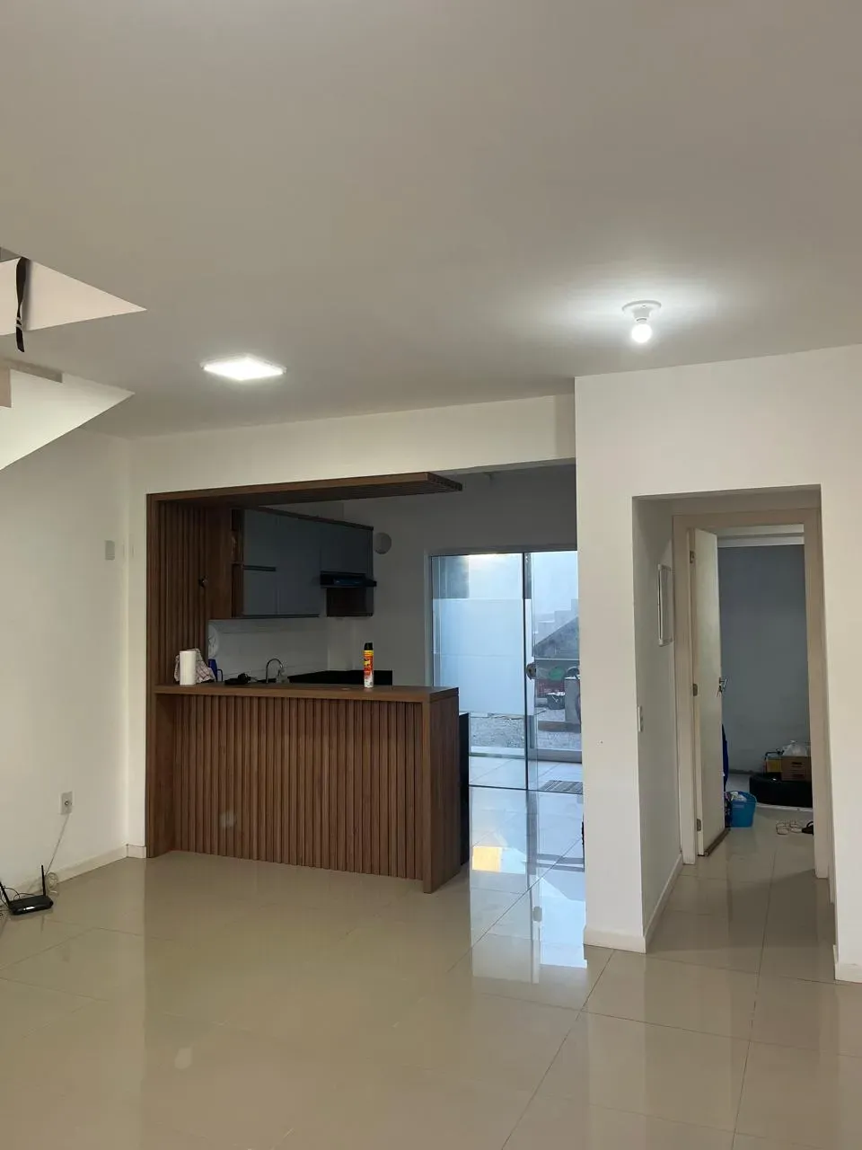 Casa com 4 dormitórios sendo 2 suítes e 2 vagas de garagem em Governador Celso Ramos/SC