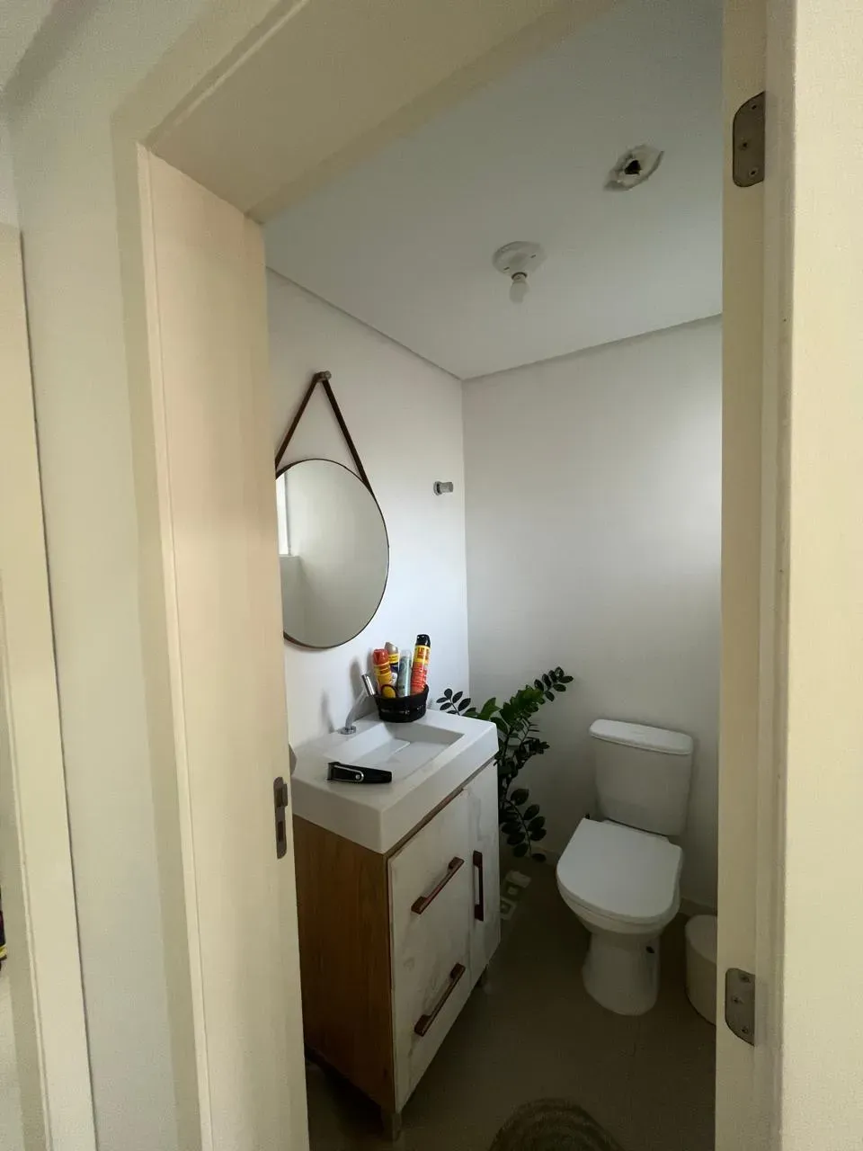 Casa com 4 dormitórios sendo 2 suítes e 2 vagas de garagem em Governador Celso Ramos/SC