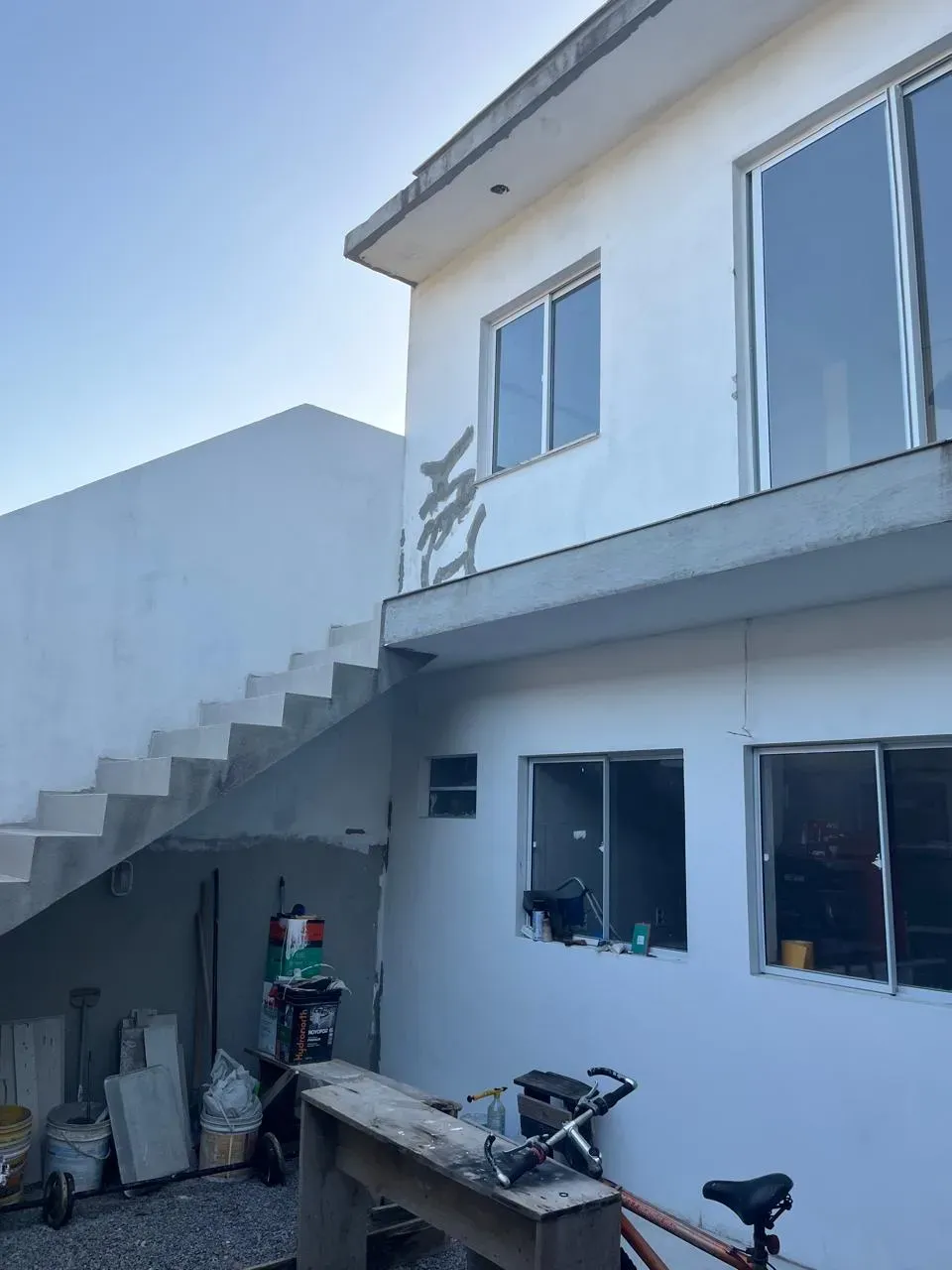 Casa com 4 dormitórios sendo 2 suítes e 2 vagas de garagem em Governador Celso Ramos/SC