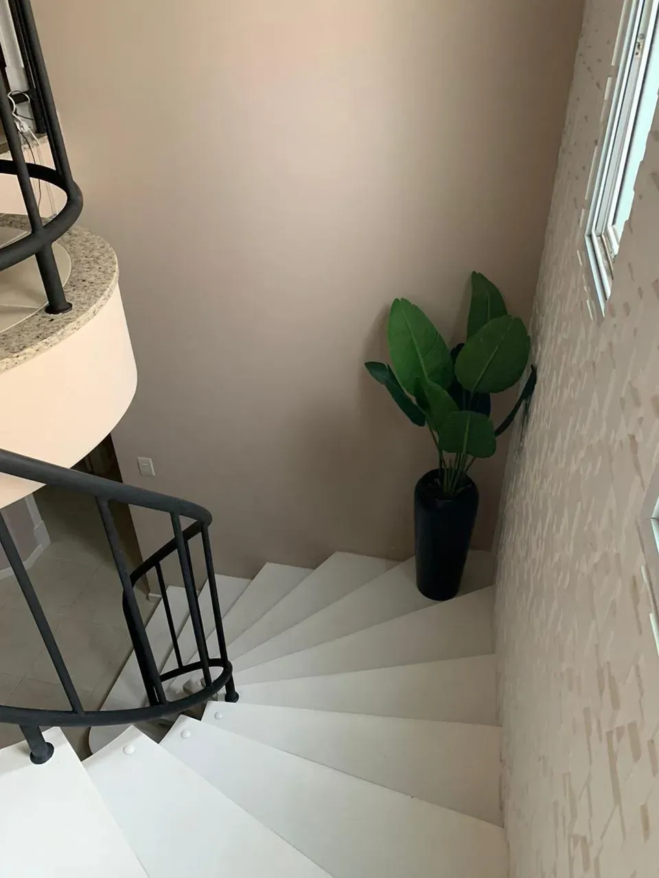 Cobertura duplex com 3 dormitórios na Meia Praia em Itapema/SC