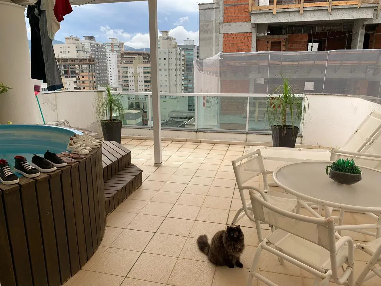 Cobertura duplex com 3 dormitórios na Meia Praia em Itapema/SC