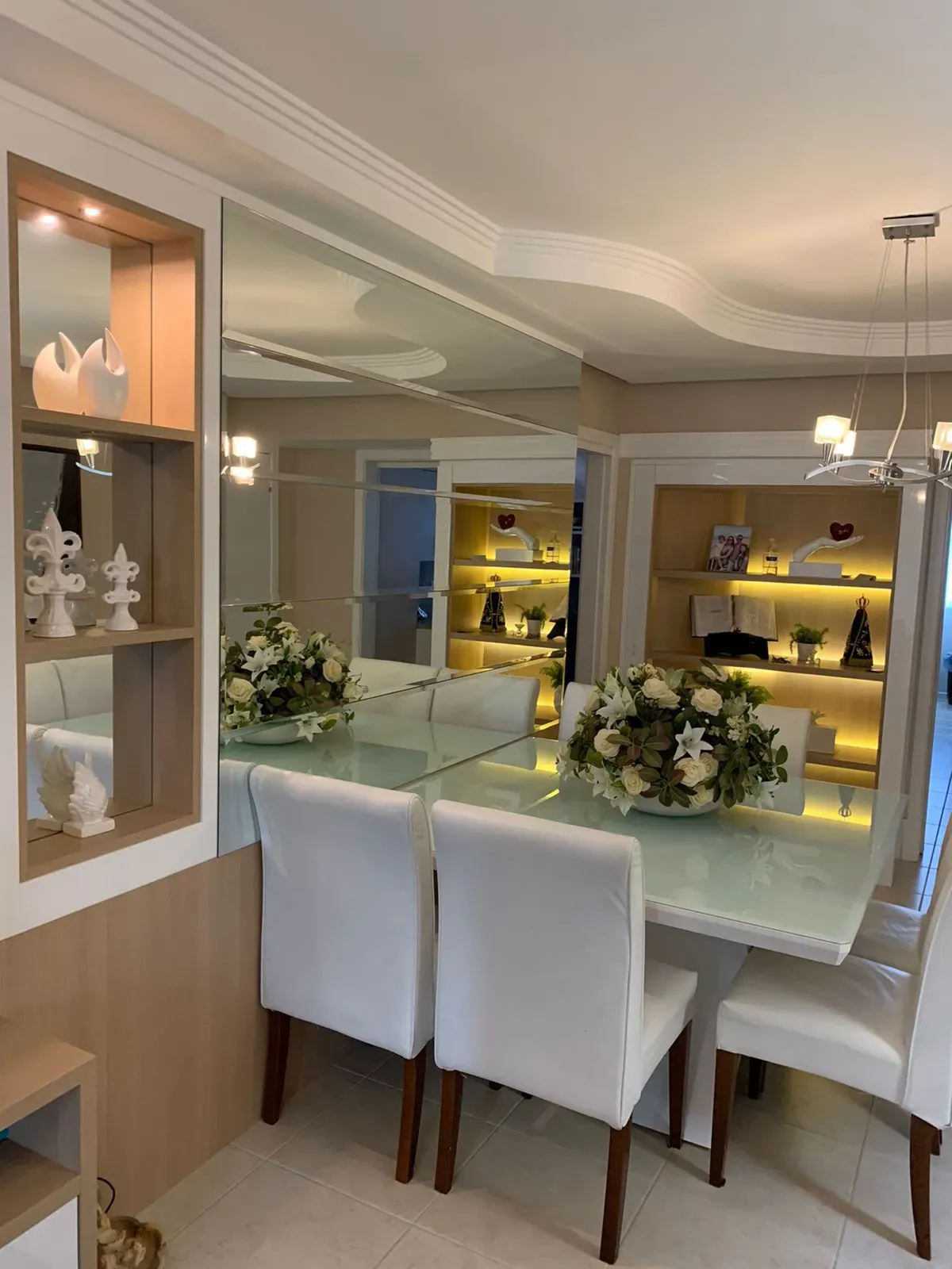 Cobertura duplex com 3 dormitórios na Meia Praia em Itapema/SC