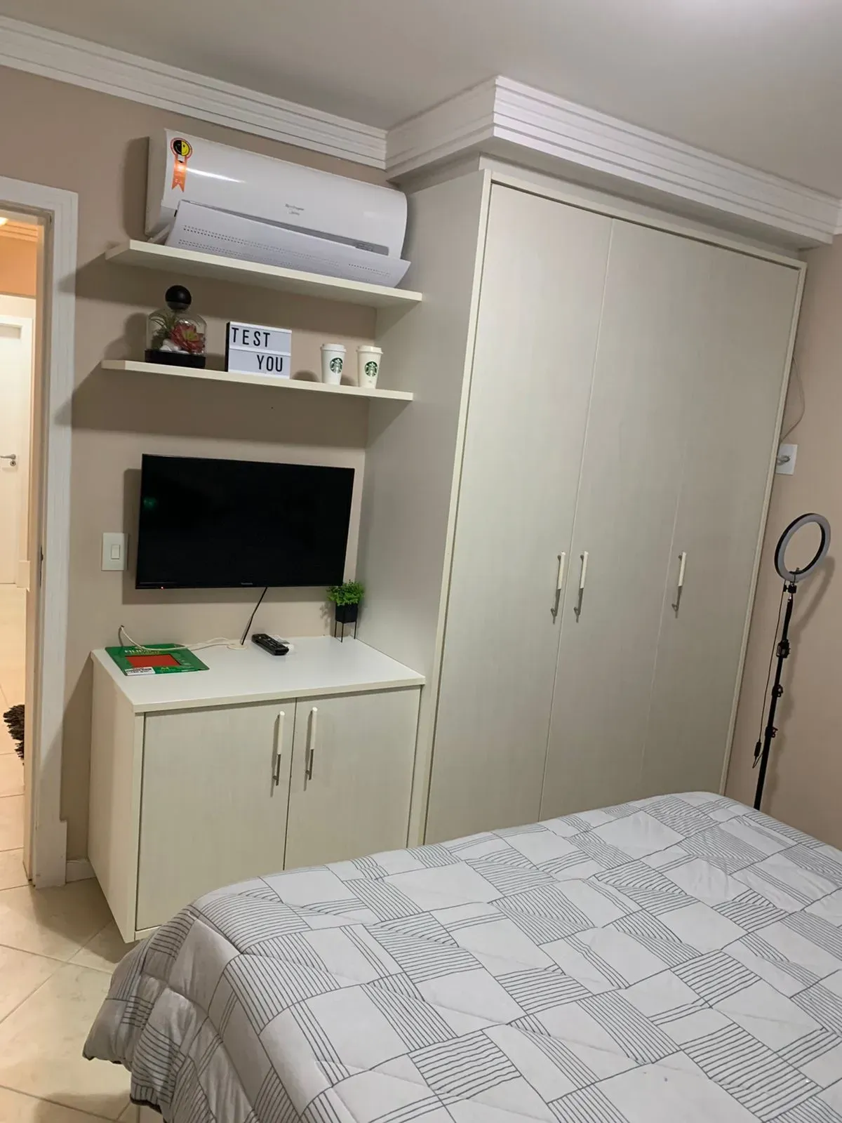 Cobertura duplex com 3 dormitórios na Meia Praia em Itapema/SC