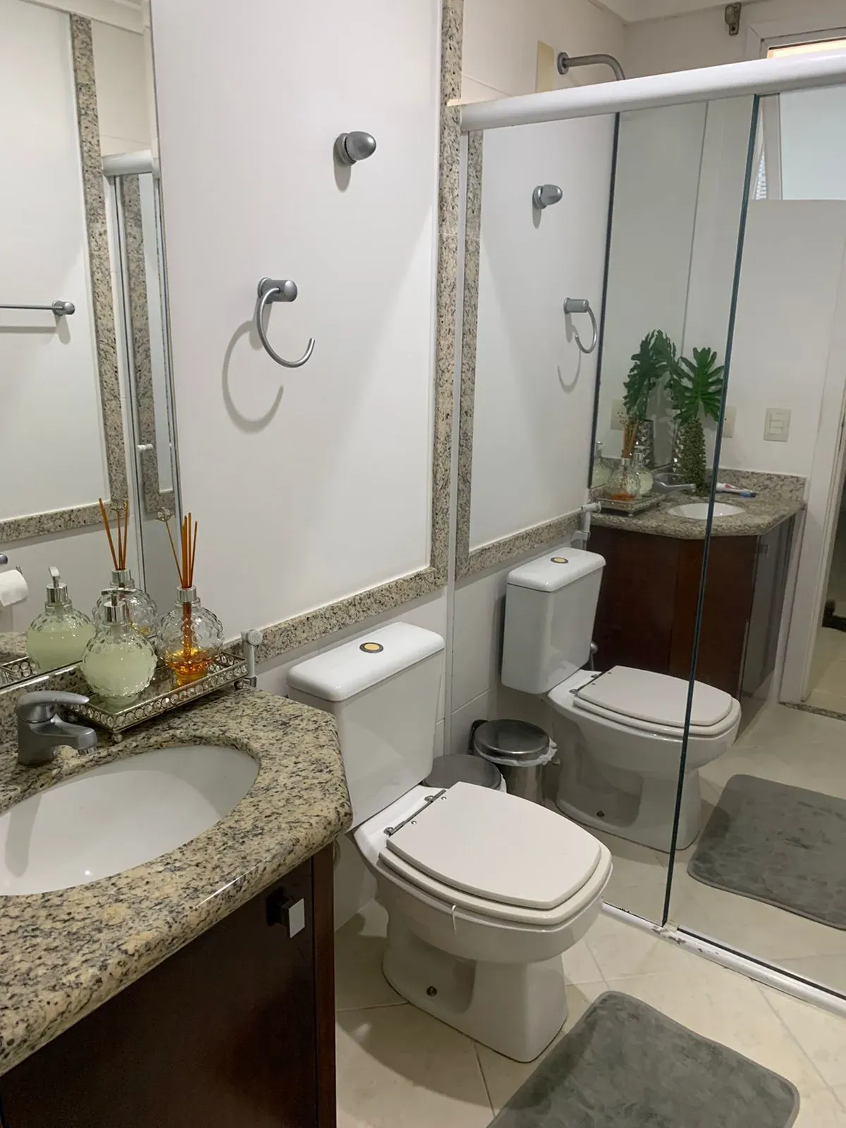 Cobertura duplex com 3 dormitórios na Meia Praia em Itapema/SC