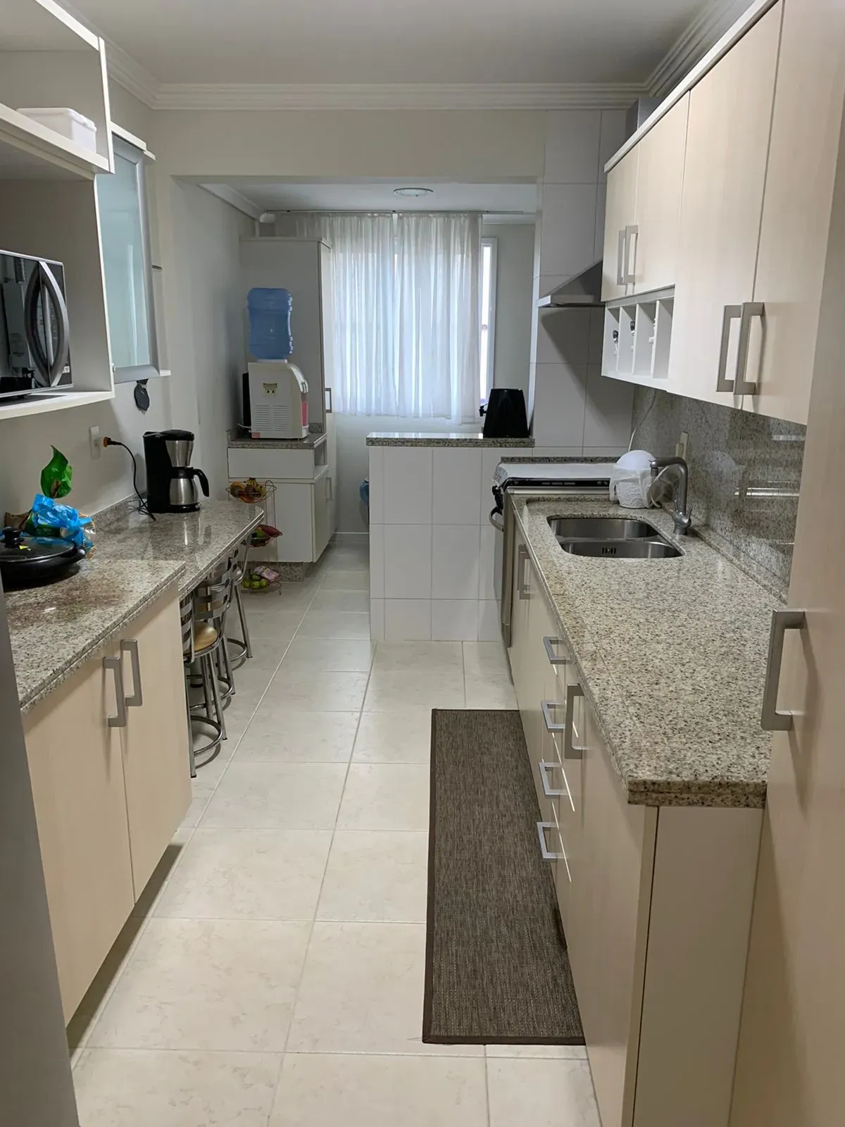 Cobertura duplex com 3 dormitórios na Meia Praia em Itapema/SC