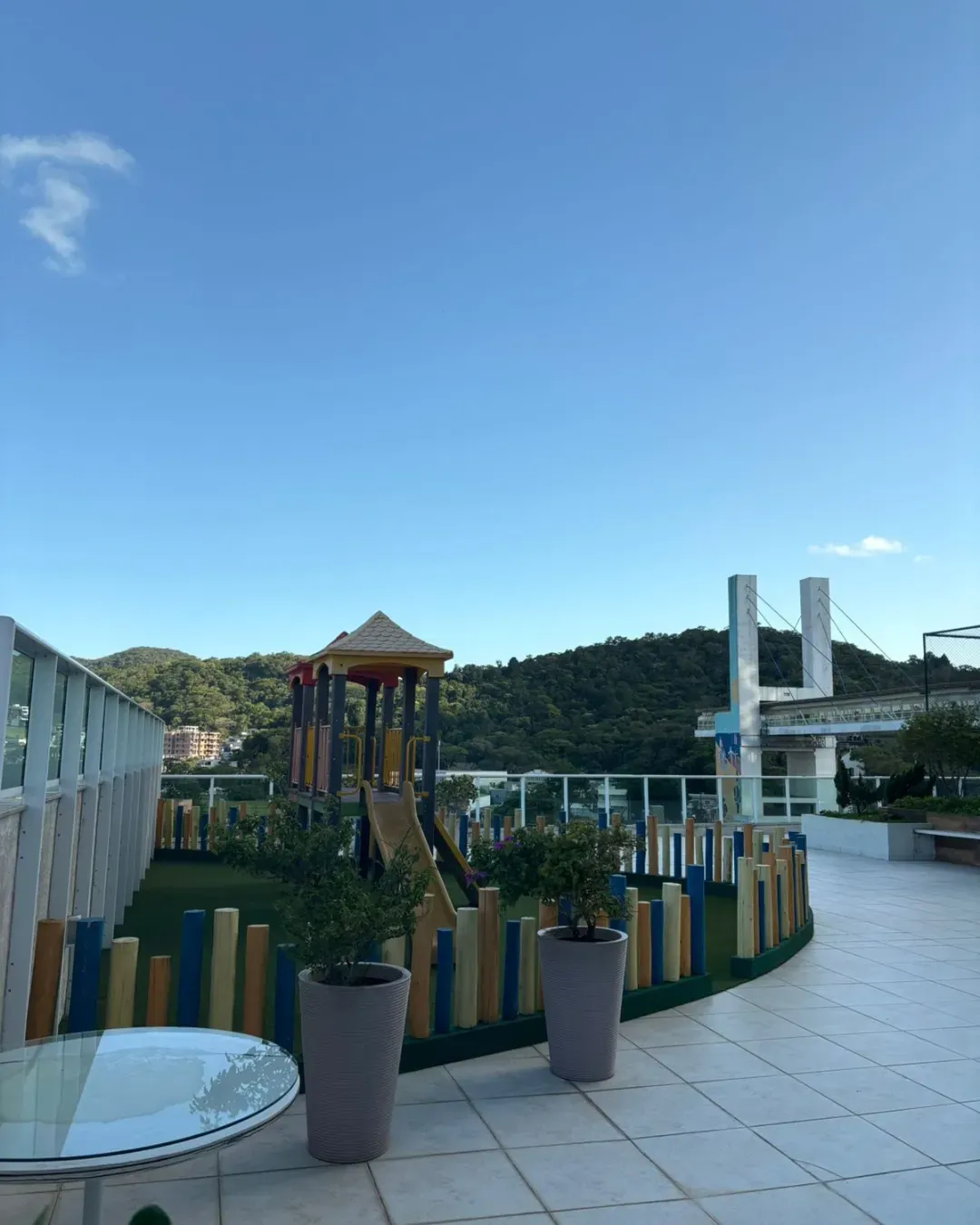 Apartamento com 4 dormitórios sendo 3 suítes e 3 vagas de garagem em Balneário Camboriú/SC