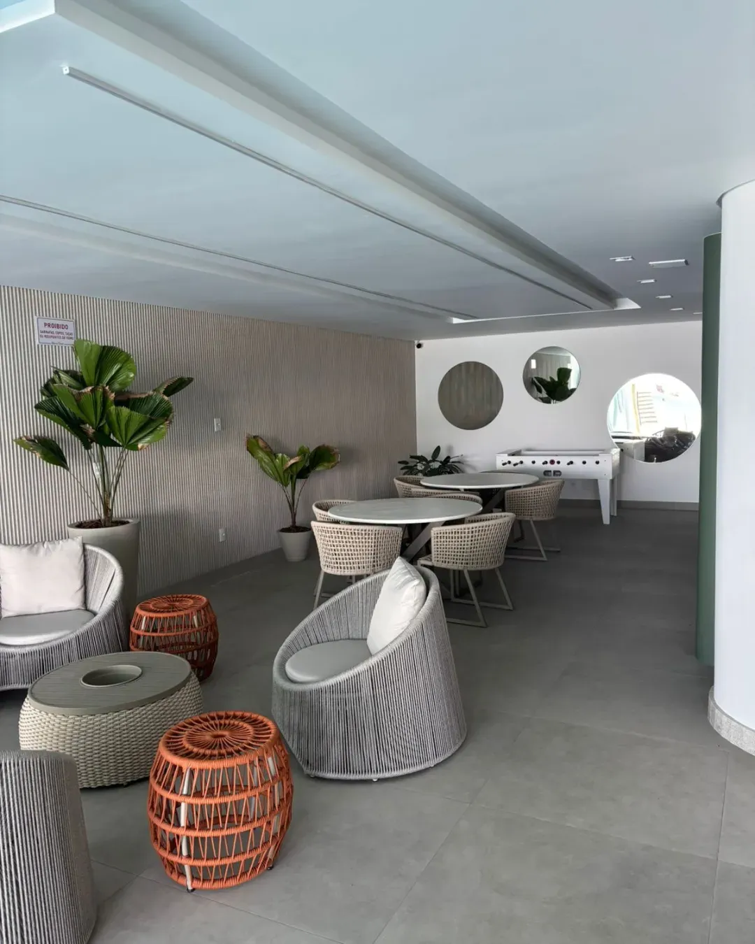 Apartamento com 4 dormitórios sendo 3 suítes e 3 vagas de garagem em Balneário Camboriú/SC