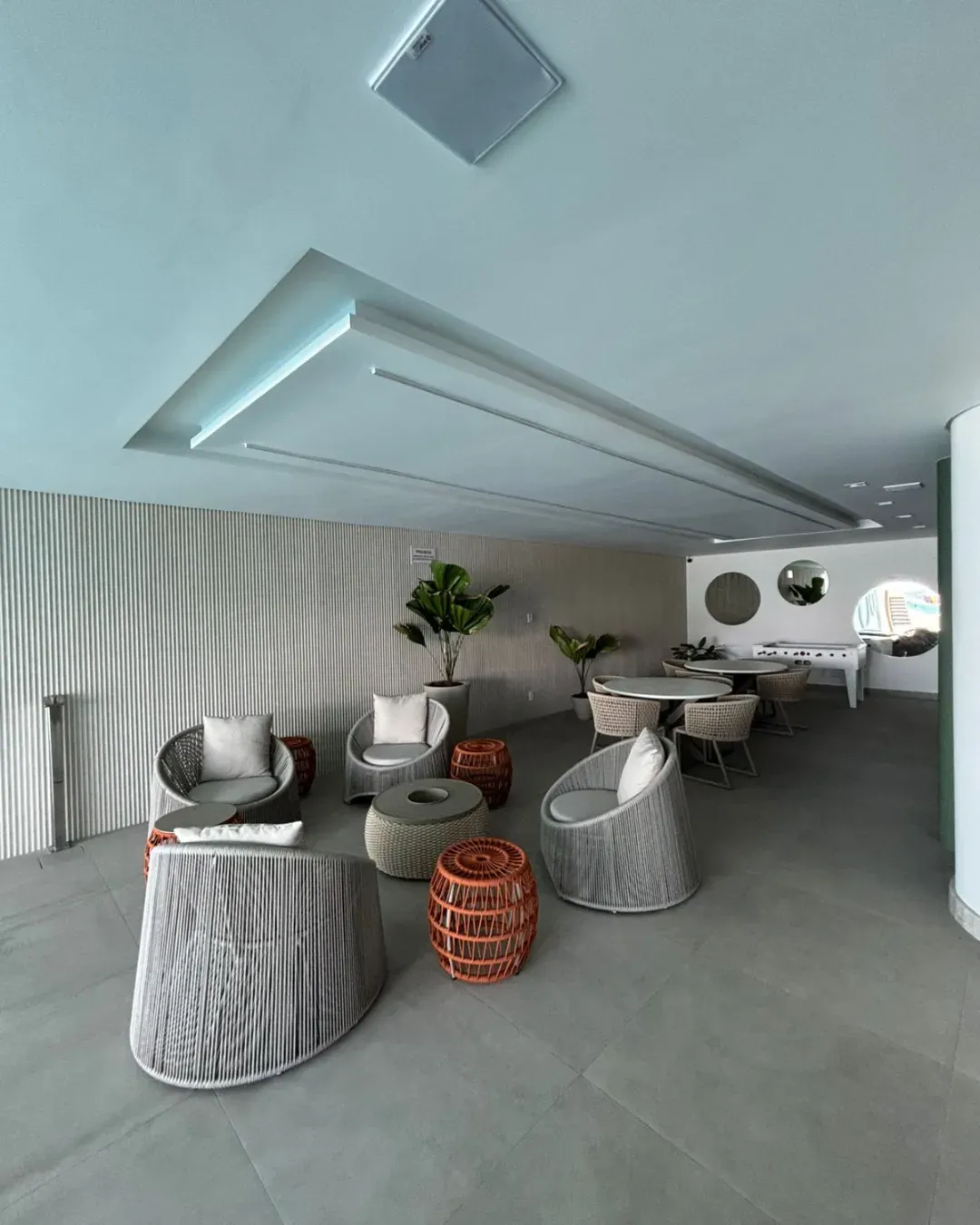 Apartamento com 4 dormitórios sendo 3 suítes e 3 vagas de garagem em Balneário Camboriú/SC