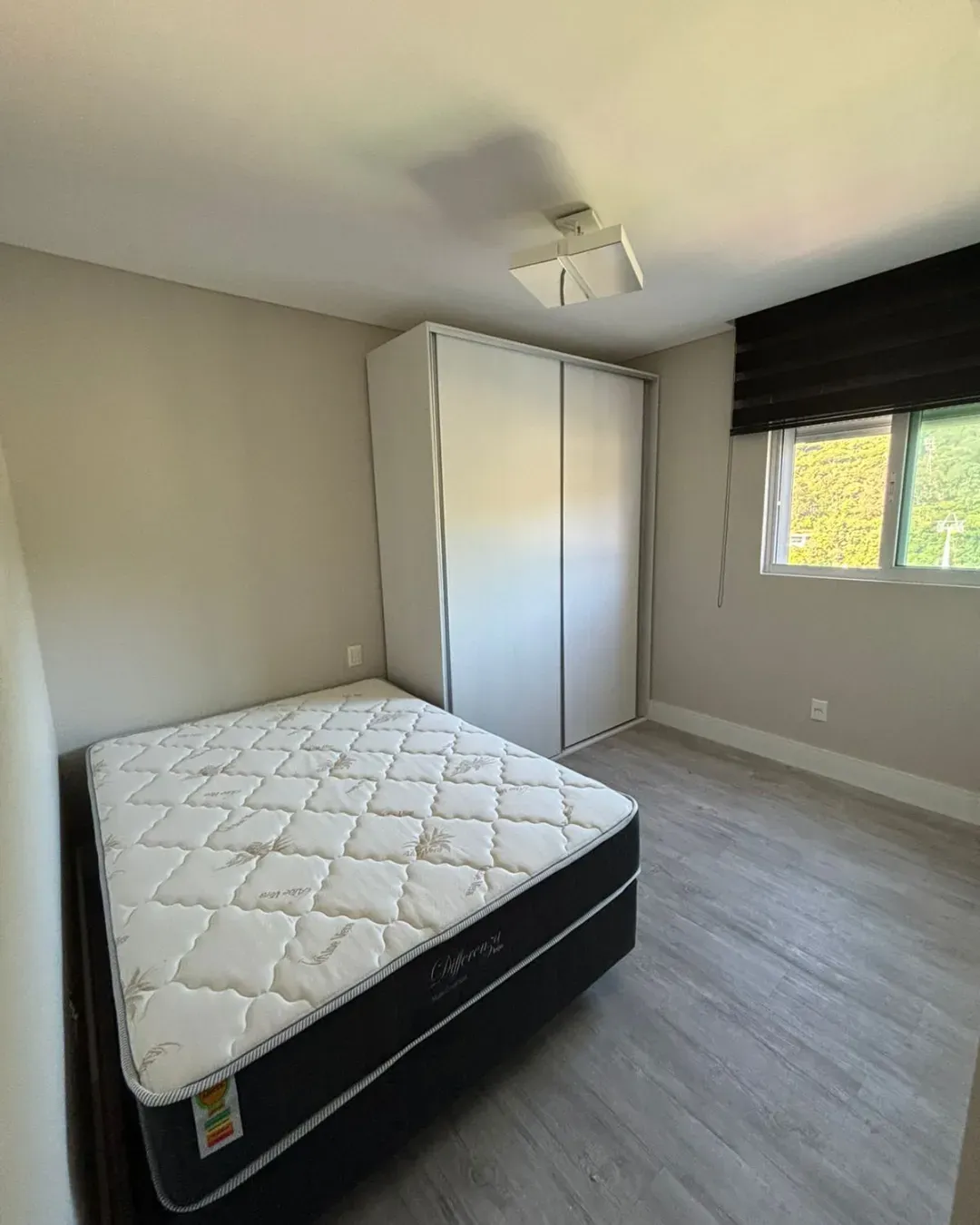 Apartamento com 4 dormitórios sendo 3 suítes e 3 vagas de garagem em Balneário Camboriú/SC