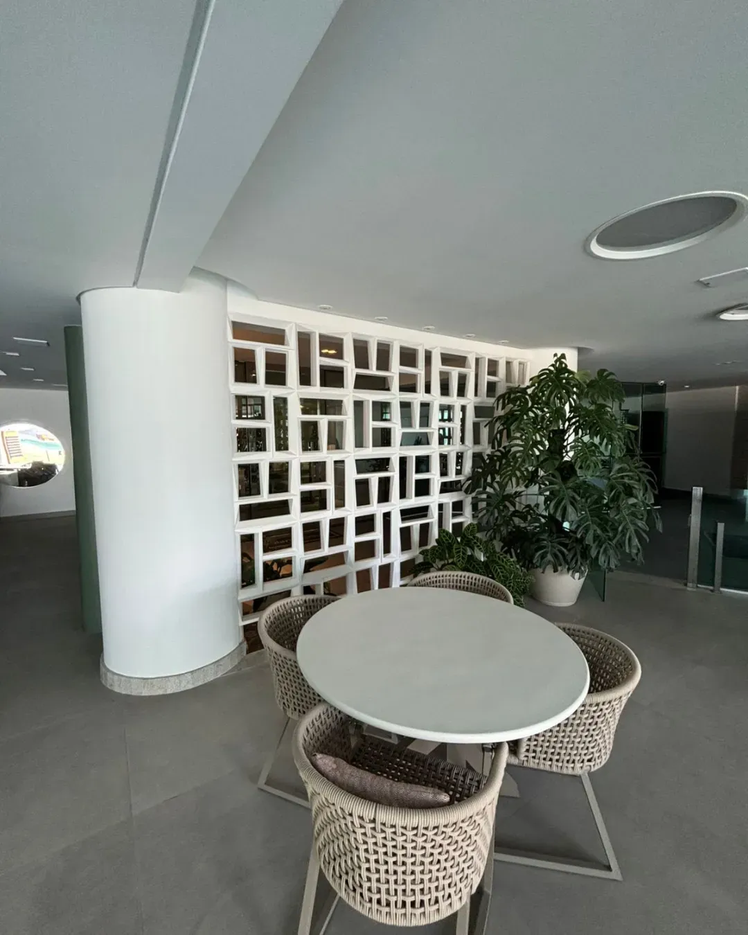 Apartamento com 4 dormitórios sendo 3 suítes e 3 vagas de garagem em Balneário Camboriú/SC