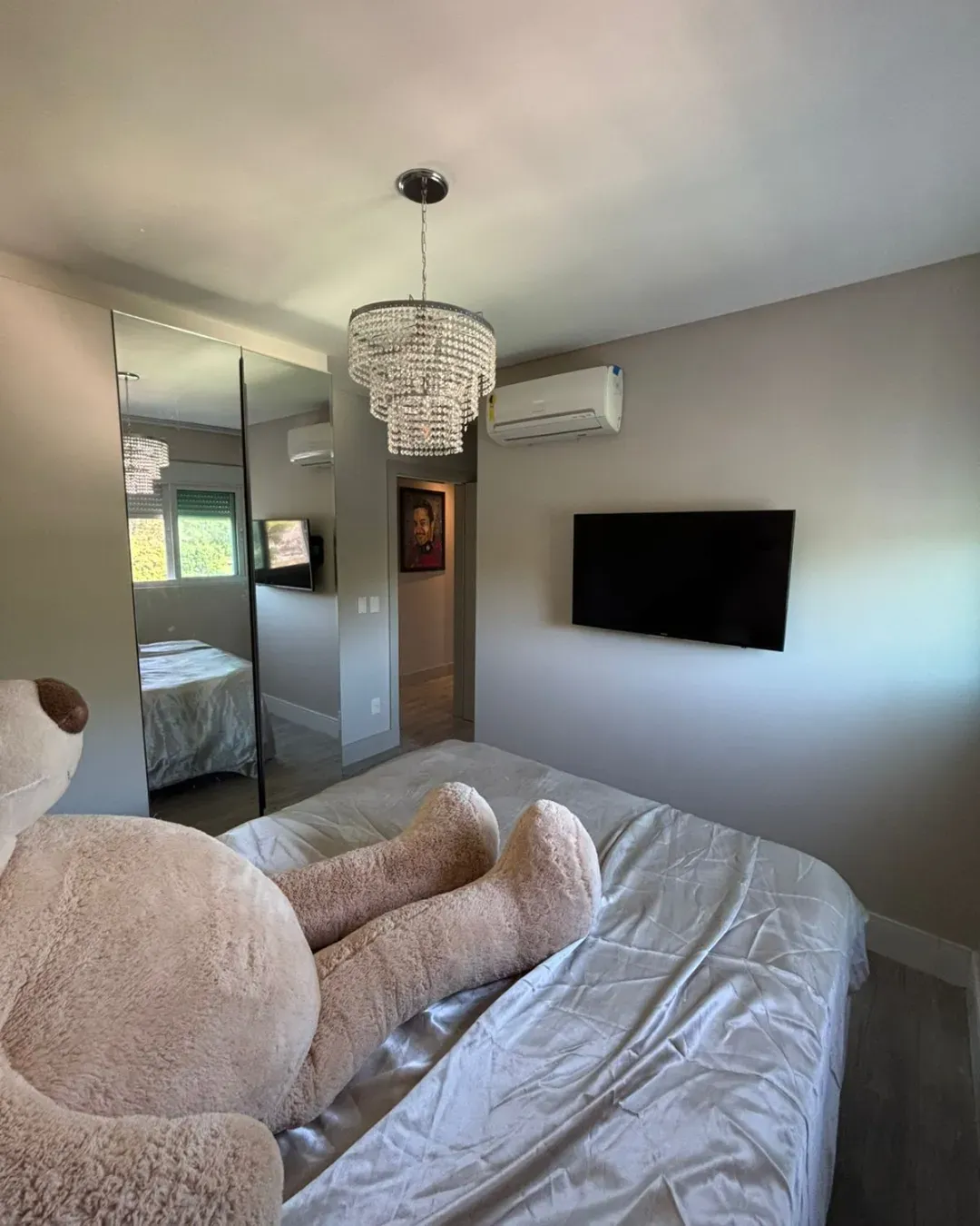 Apartamento com 4 dormitórios sendo 3 suítes e 3 vagas de garagem em Balneário Camboriú/SC