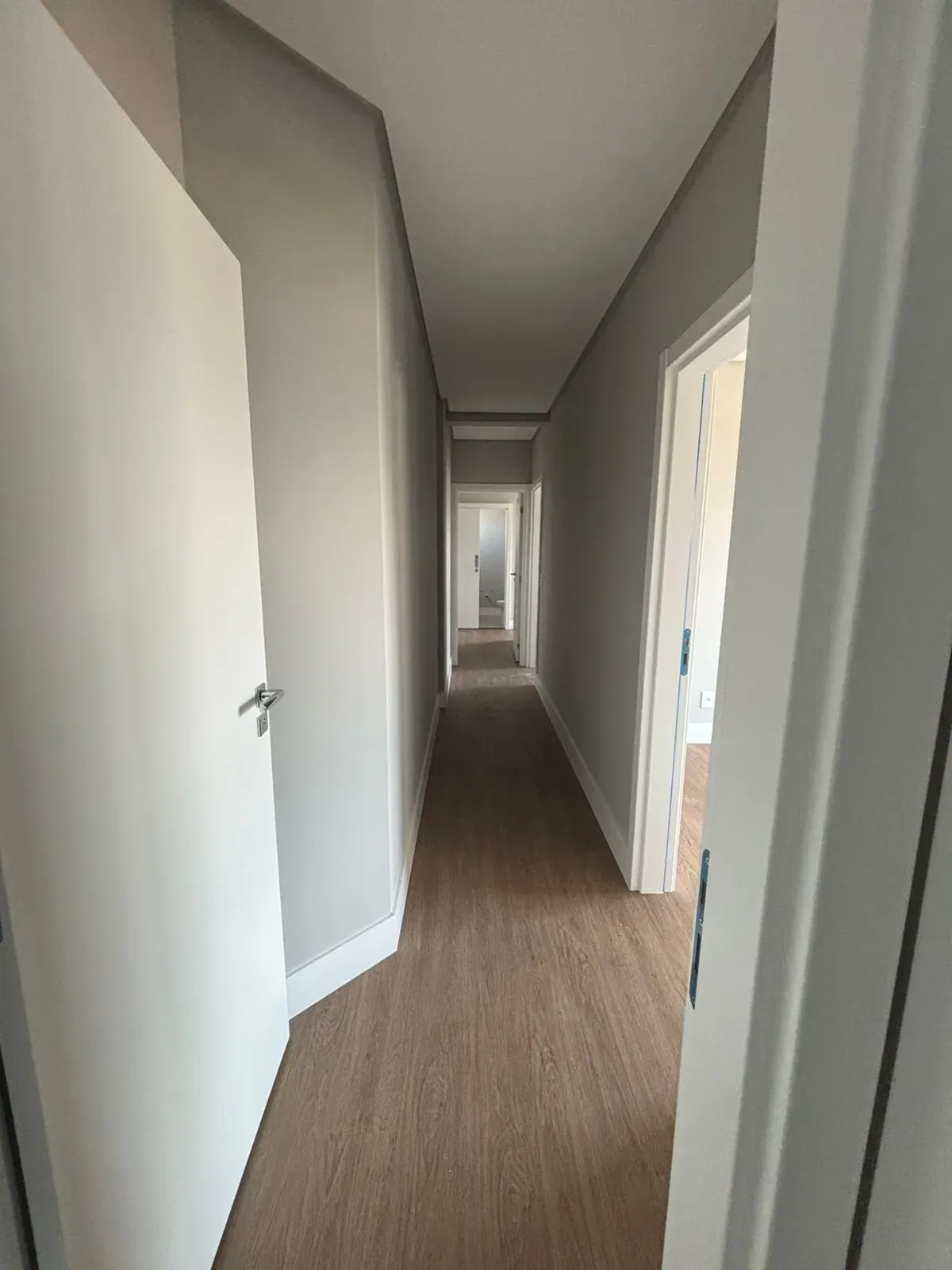 FRENTE MAR EM PIÇARRAS | 3 suítes e 2 vagas de garagem em Balneário Piçarras/SC