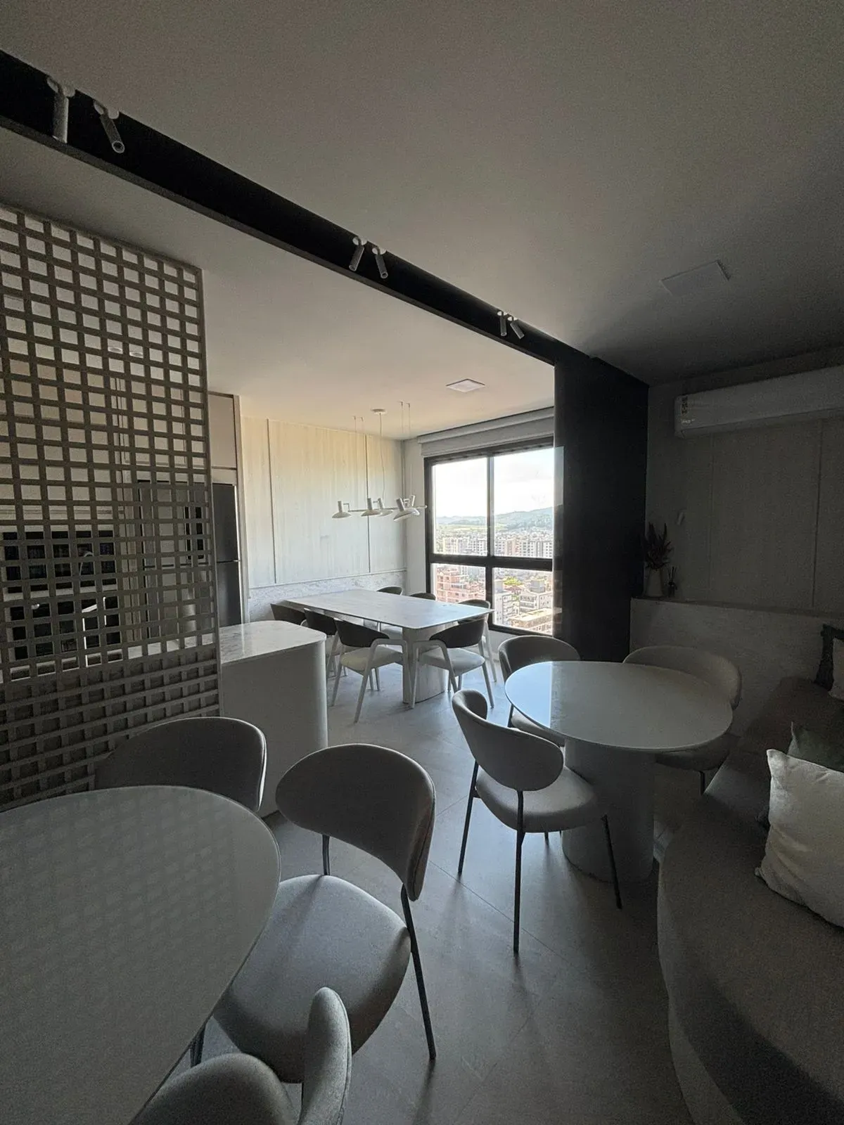 FRENTE MAR EM PIÇARRAS | 3 suítes e 2 vagas de garagem em Balneário Piçarras/SC