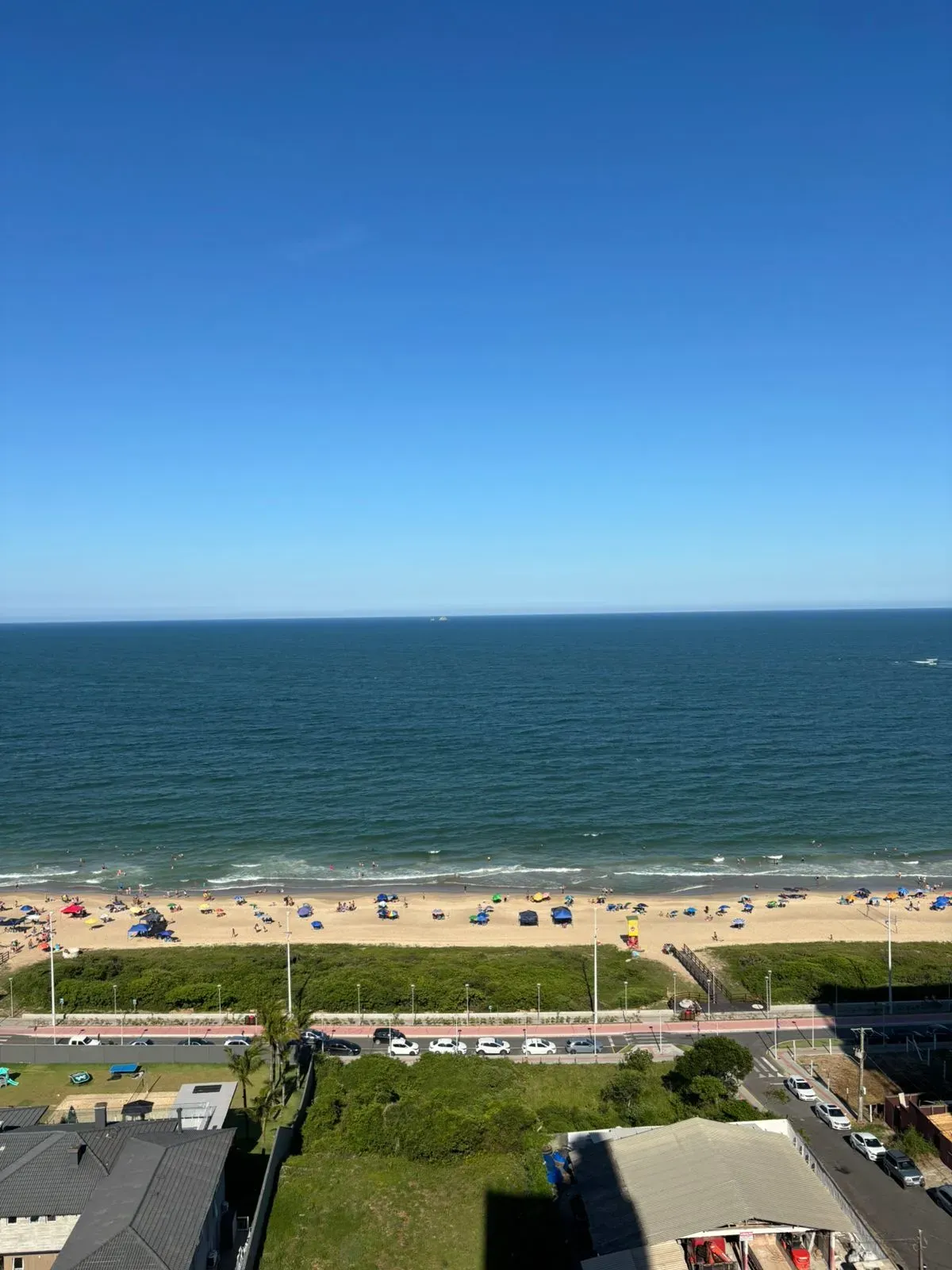 FRENTE MAR EM PIÇARRAS | 3 suítes e 2 vagas de garagem em Balneário Piçarras/SC