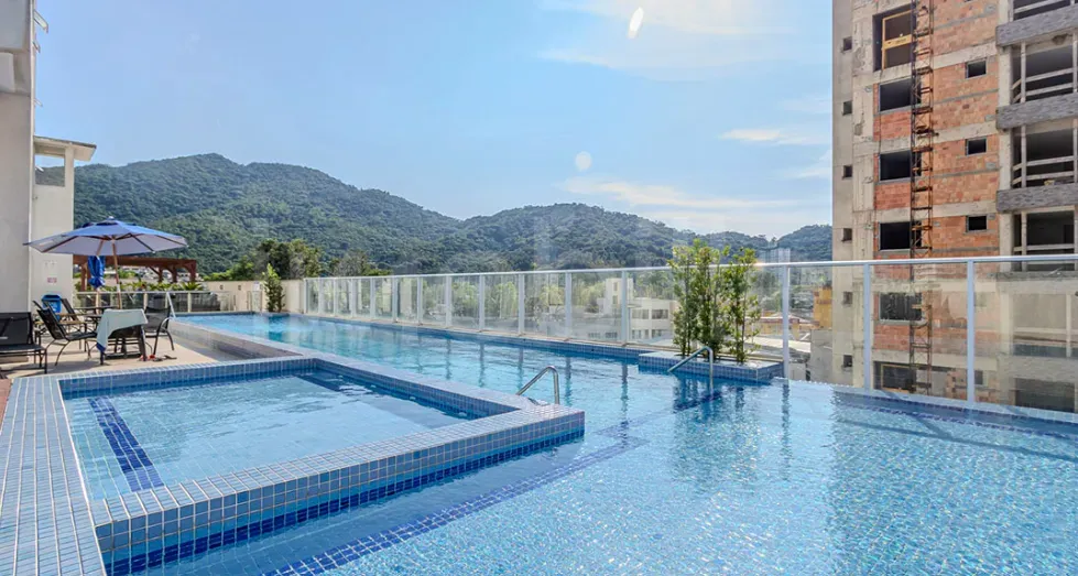 Apartamento com 2 dormitórios sendo 1 suíte e 1 vaga de garagem em Itajaí/SC