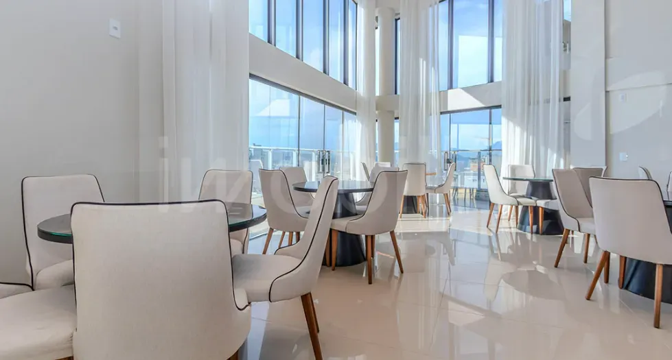 Apartamento com 2 dormitórios sendo 1 suíte e 1 vaga de garagem em Itajaí/SC